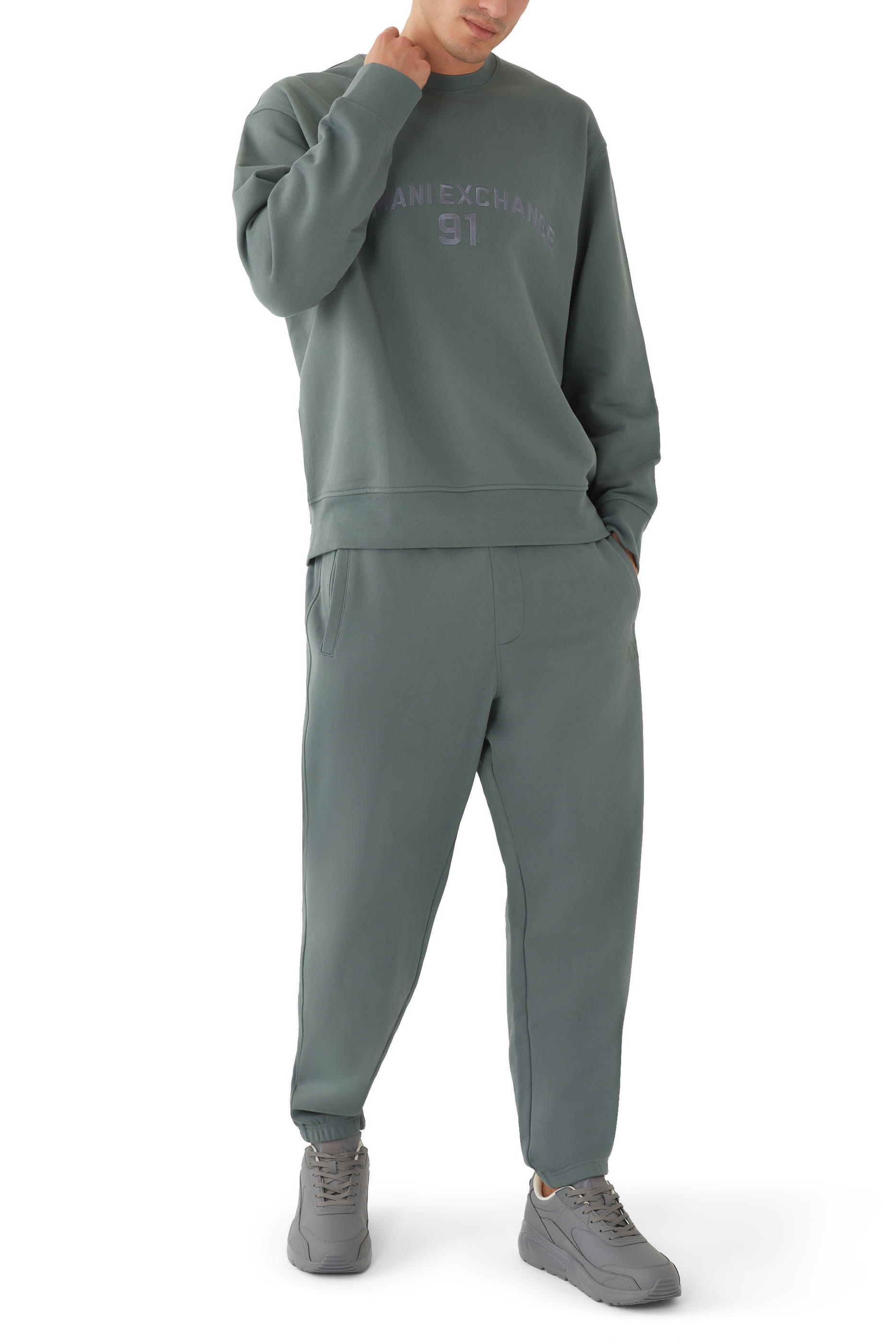 سويت شيرت اكوا بشعار الماركة