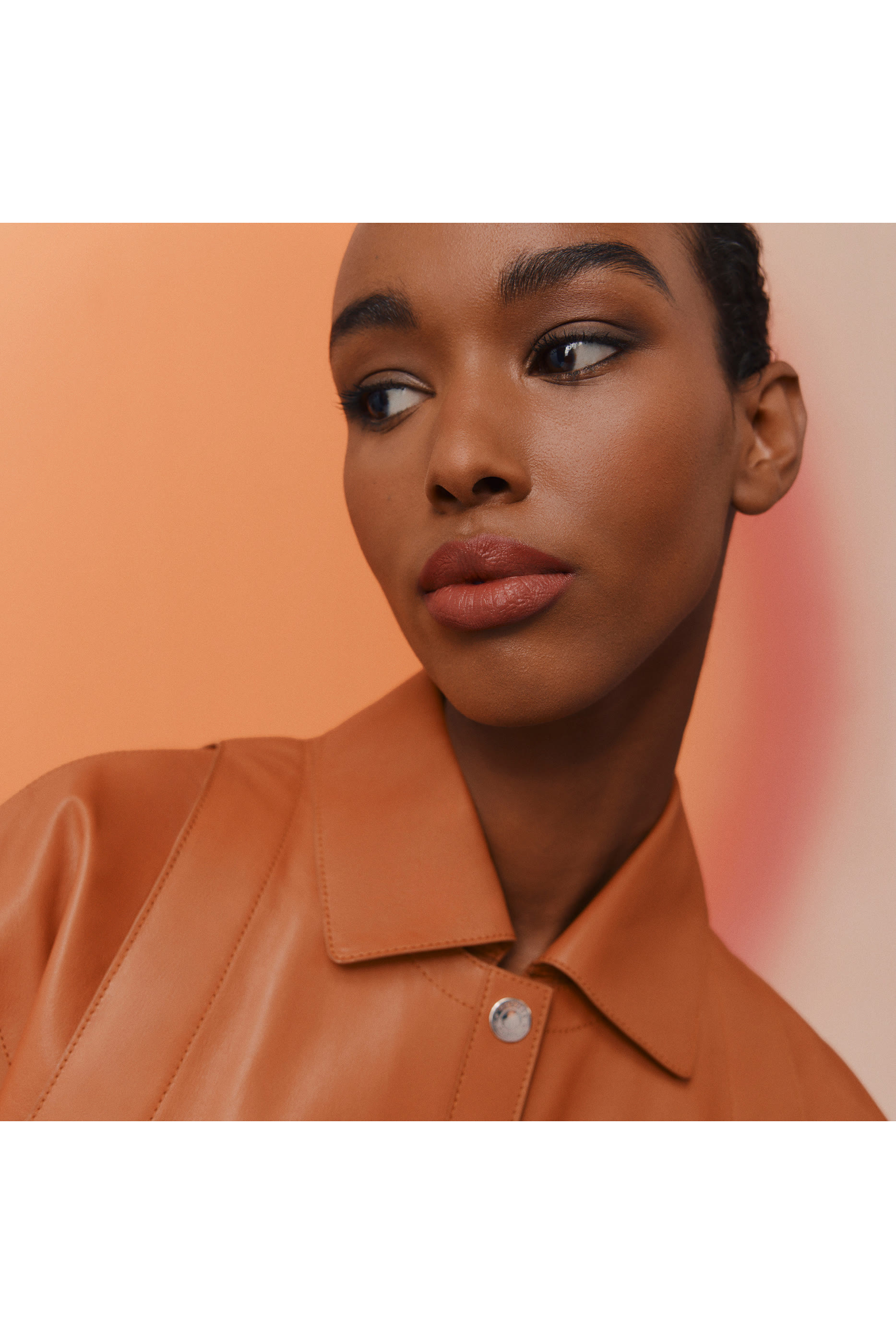 أحمر شفاه شبه لامع Rouge Herm&egrave;s بإصدار محدود