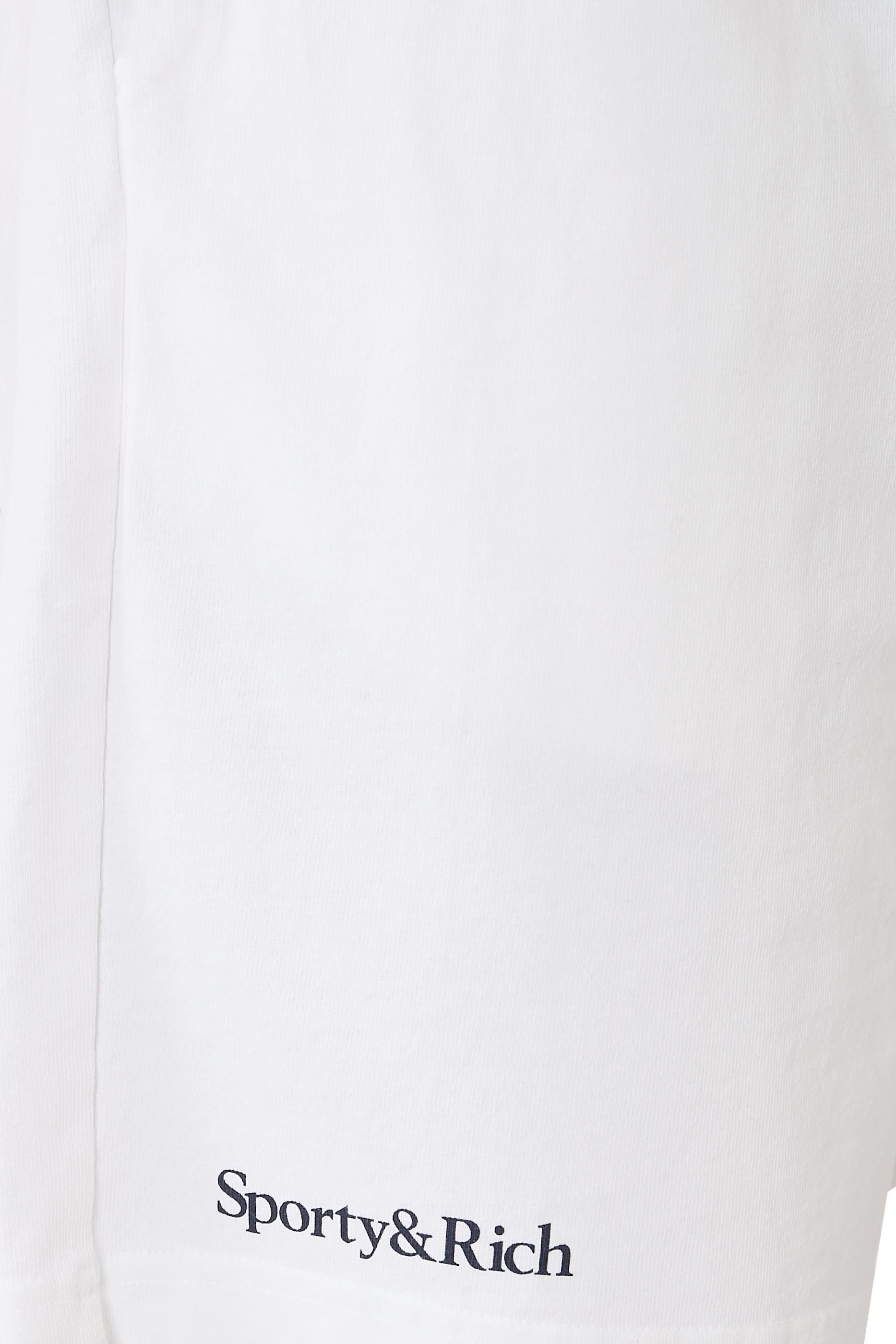 شورت رياضي بشعار يانكيز الكلاسيكي بخط سيريف