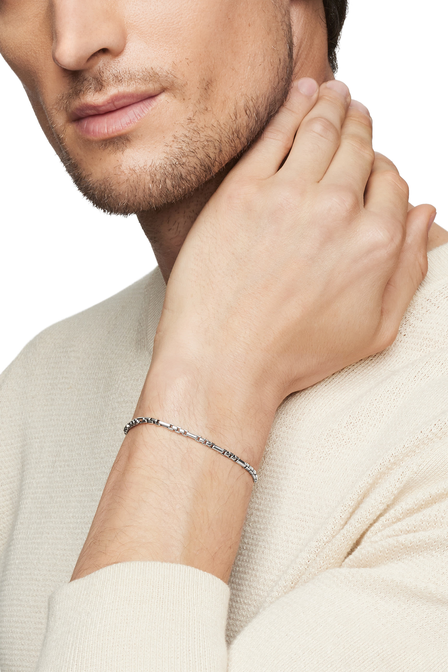 سوار مفتوح بسلسة بحلقات مكعبة