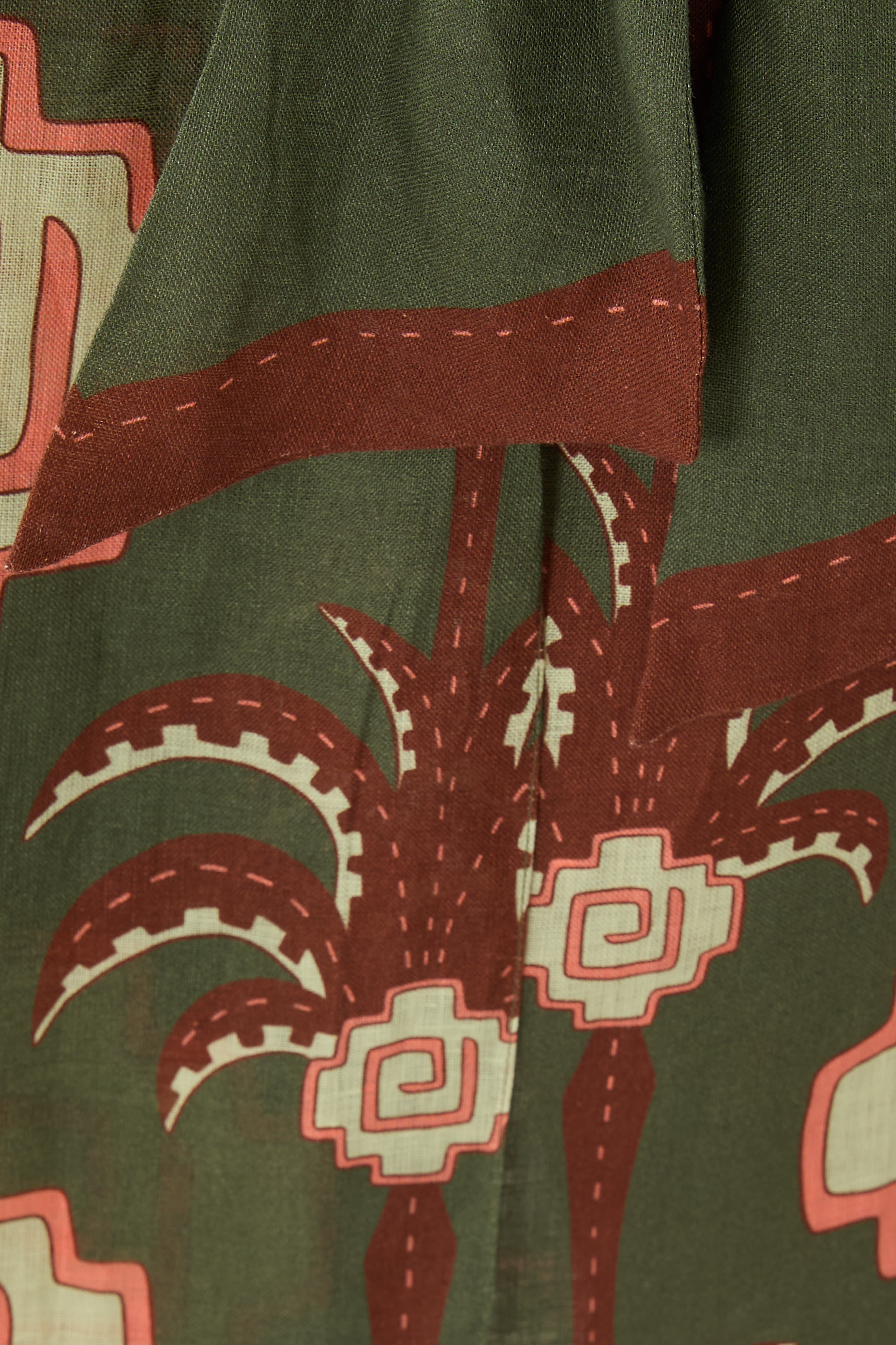 تنورة أمازون إيكويز