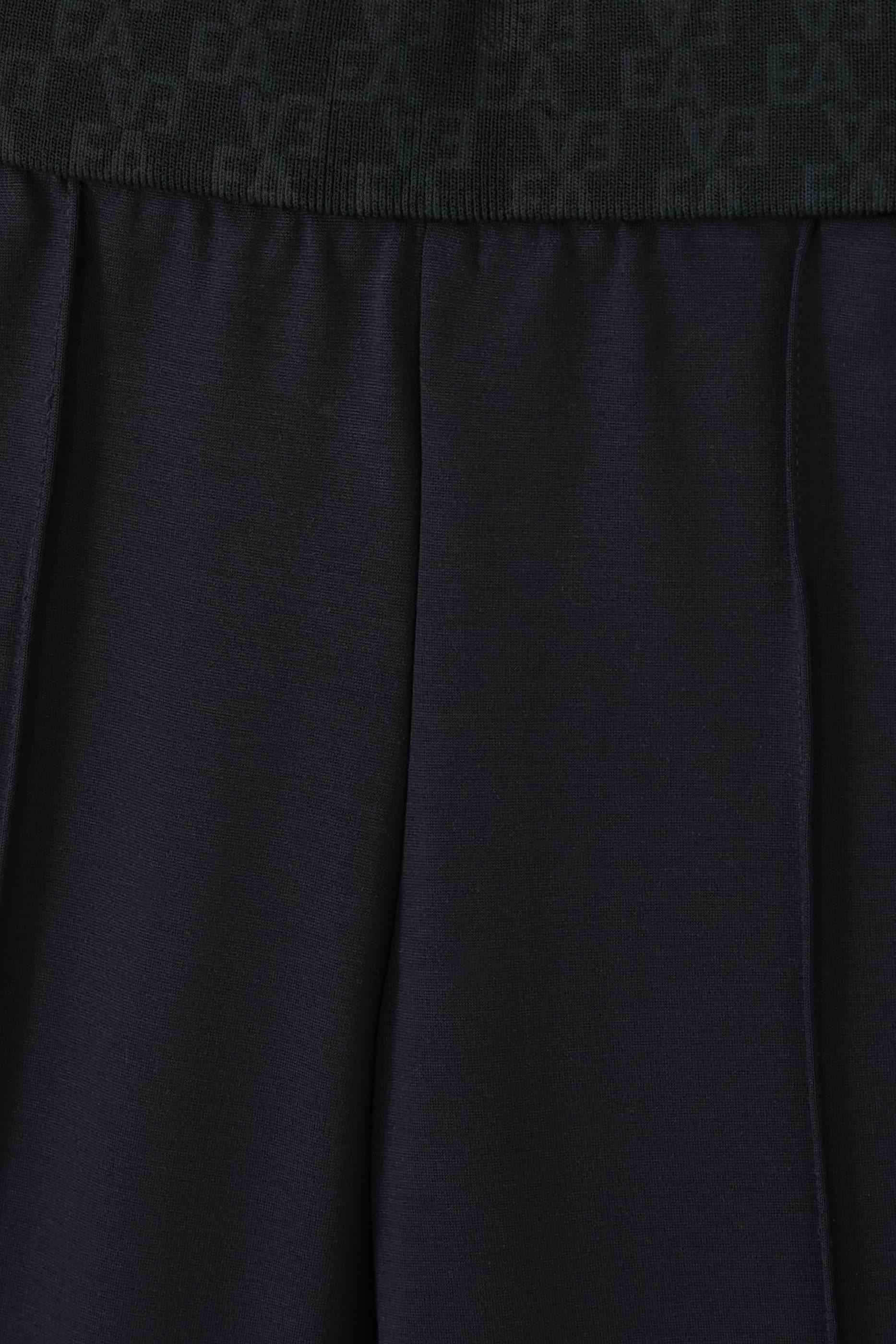 بنطال بقصة واسعة للأطفال