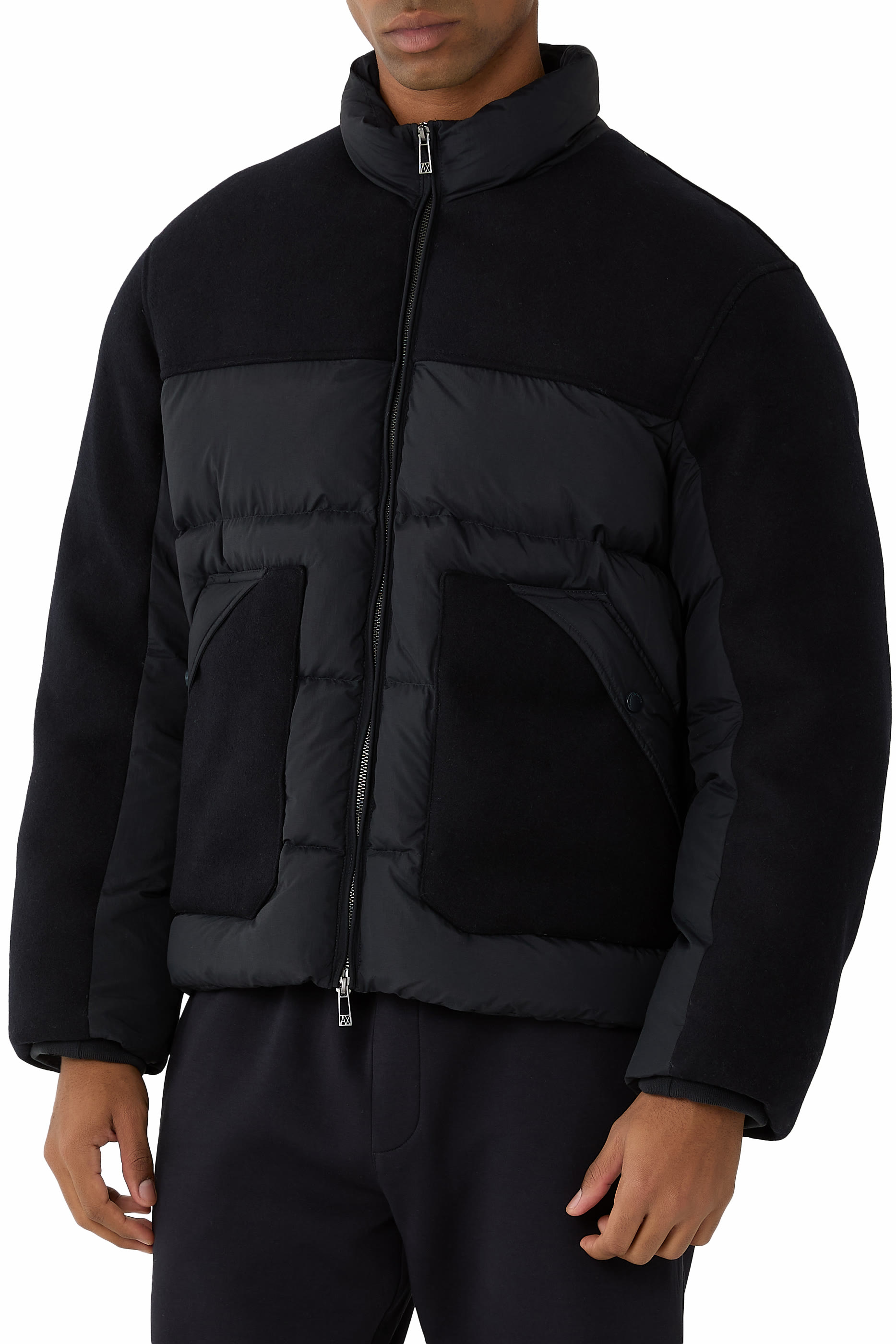 جاكيت بتصميم جامعي بياقة عالية