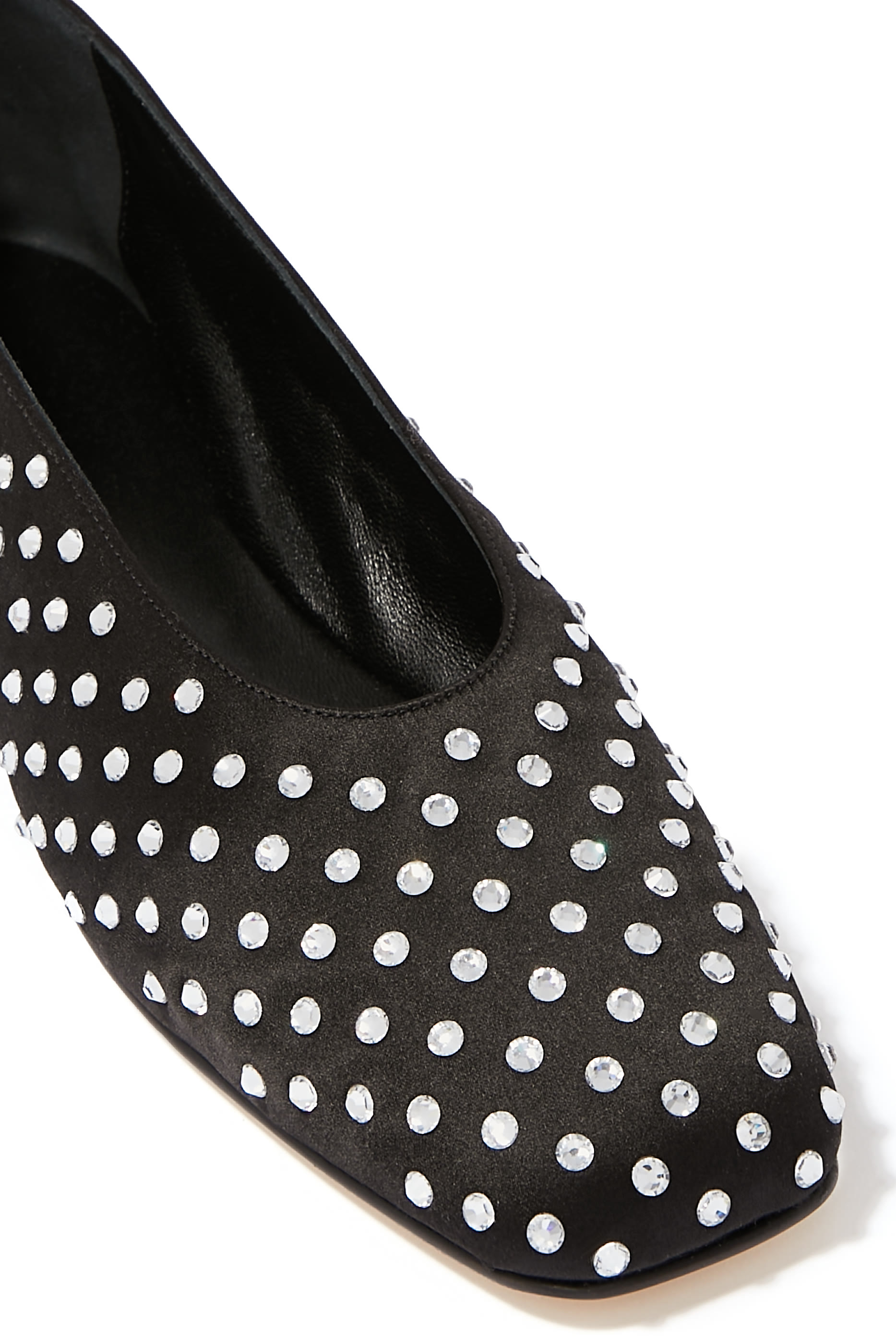 حذاء بالرينا بنعل مسطح ستان مرصع بالكريستال