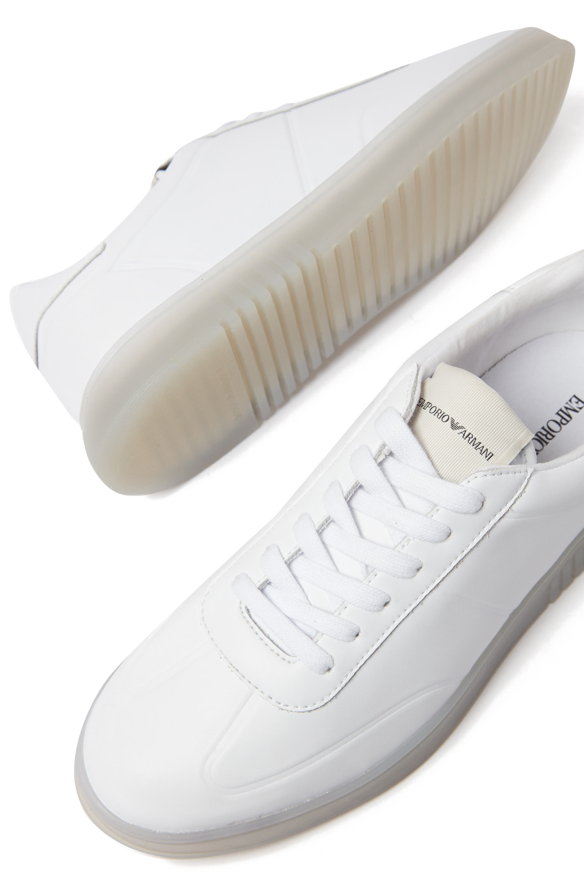 سنيكرز بشعار الماركة