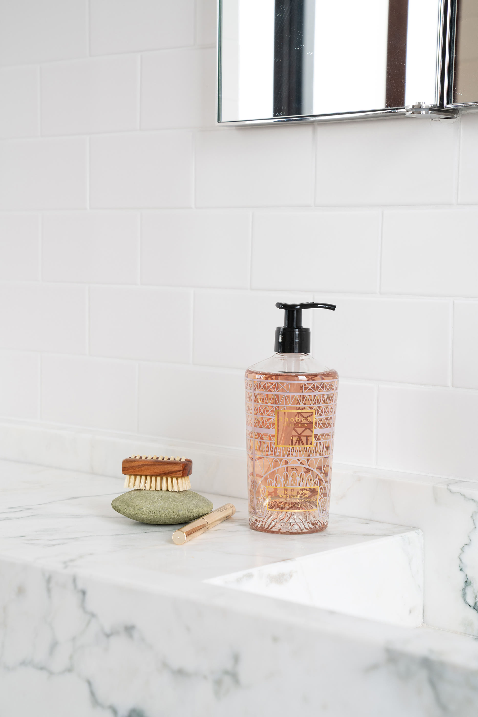 غسول جل لليدين باريس