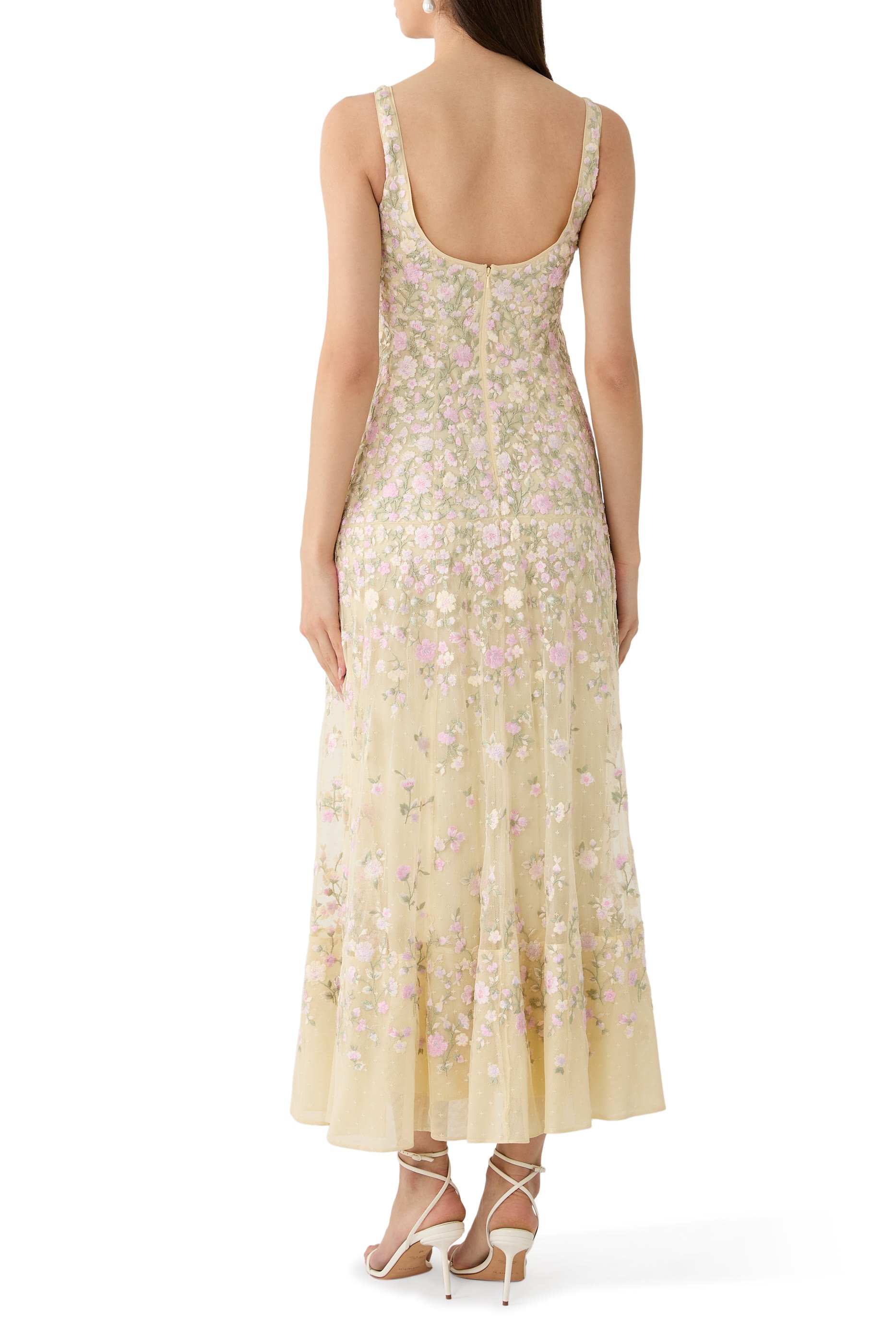 فستان سهرة سيلفيا روز بياقة عميقة بطول الكاحل