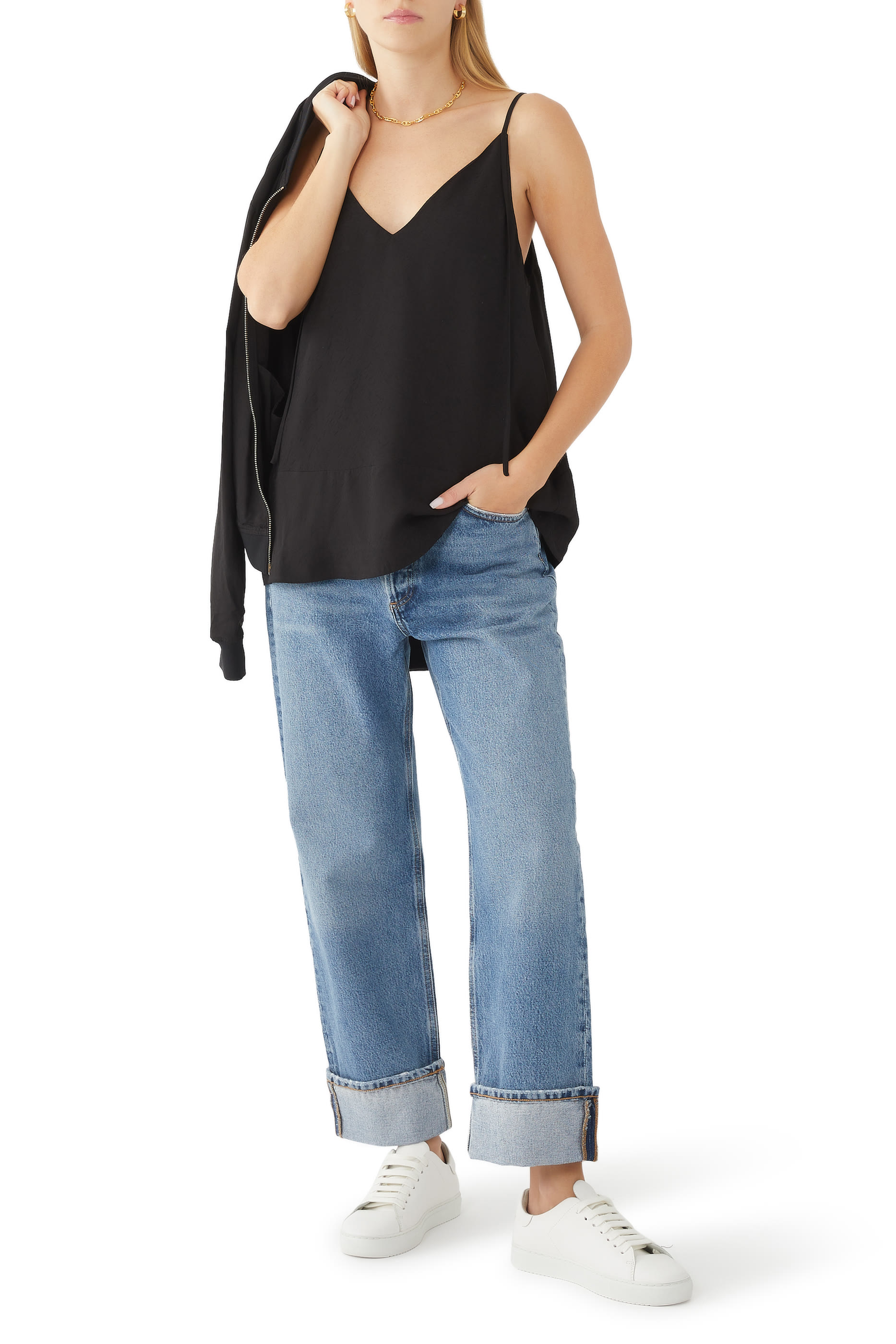 بلوزة بلا أكمام