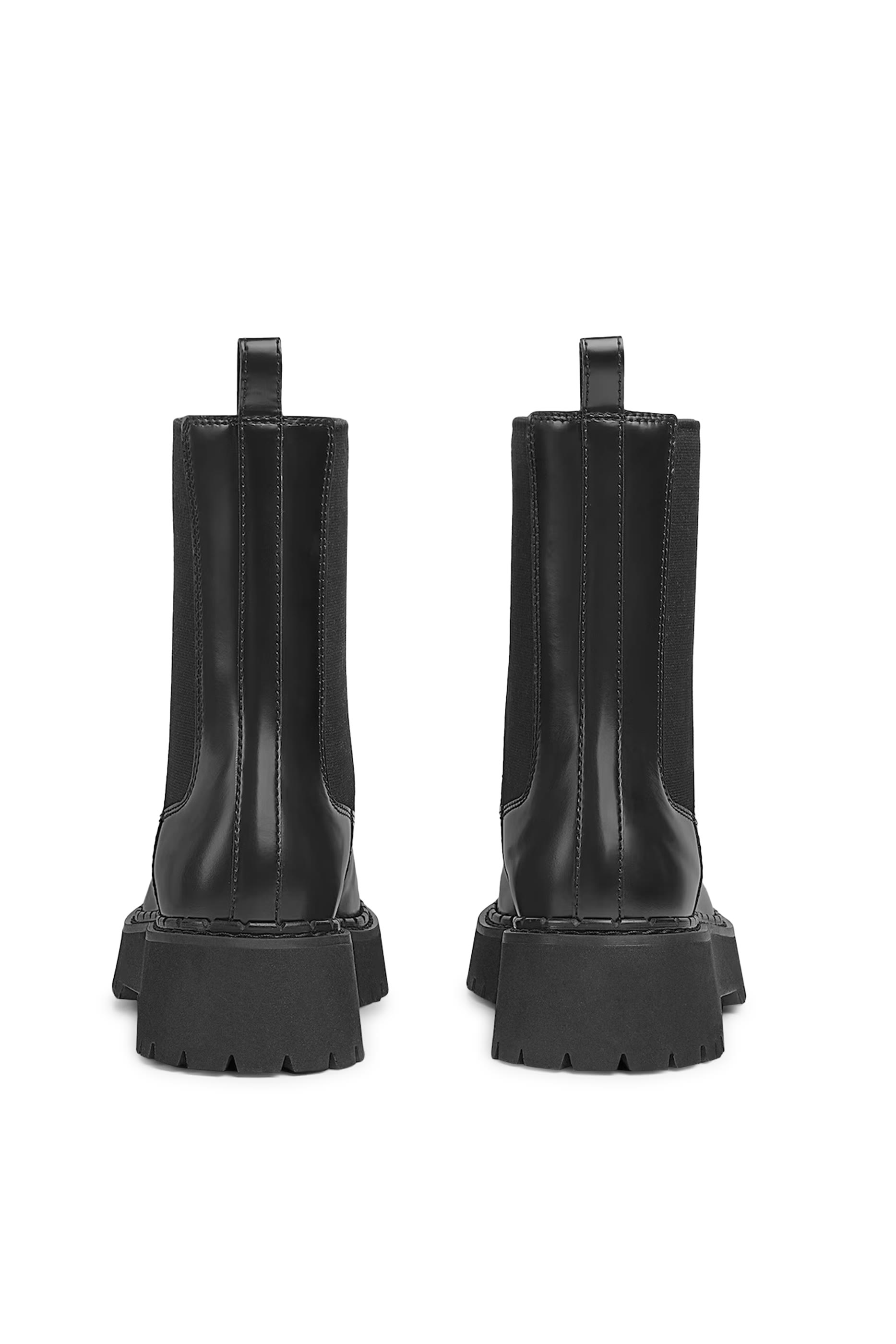 حذاء بوت بشريط ويب