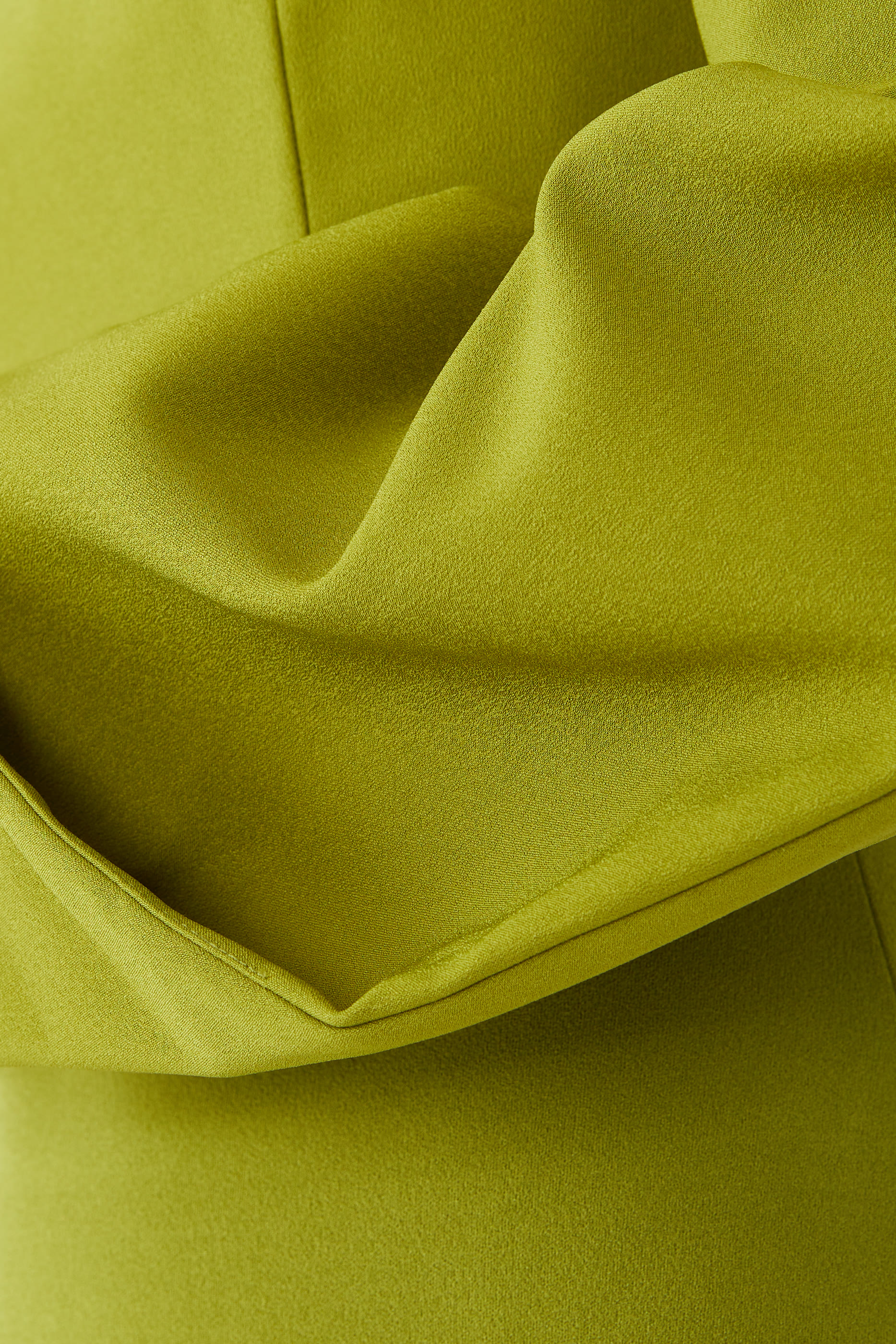 فستان سهرة لوتا كريب