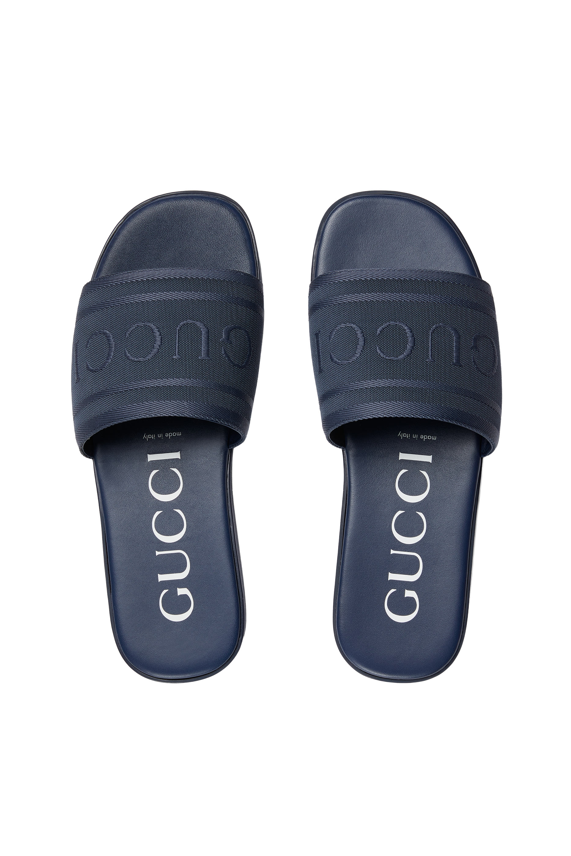 حذاء خفيف بشعار الماركة بلون مماثل