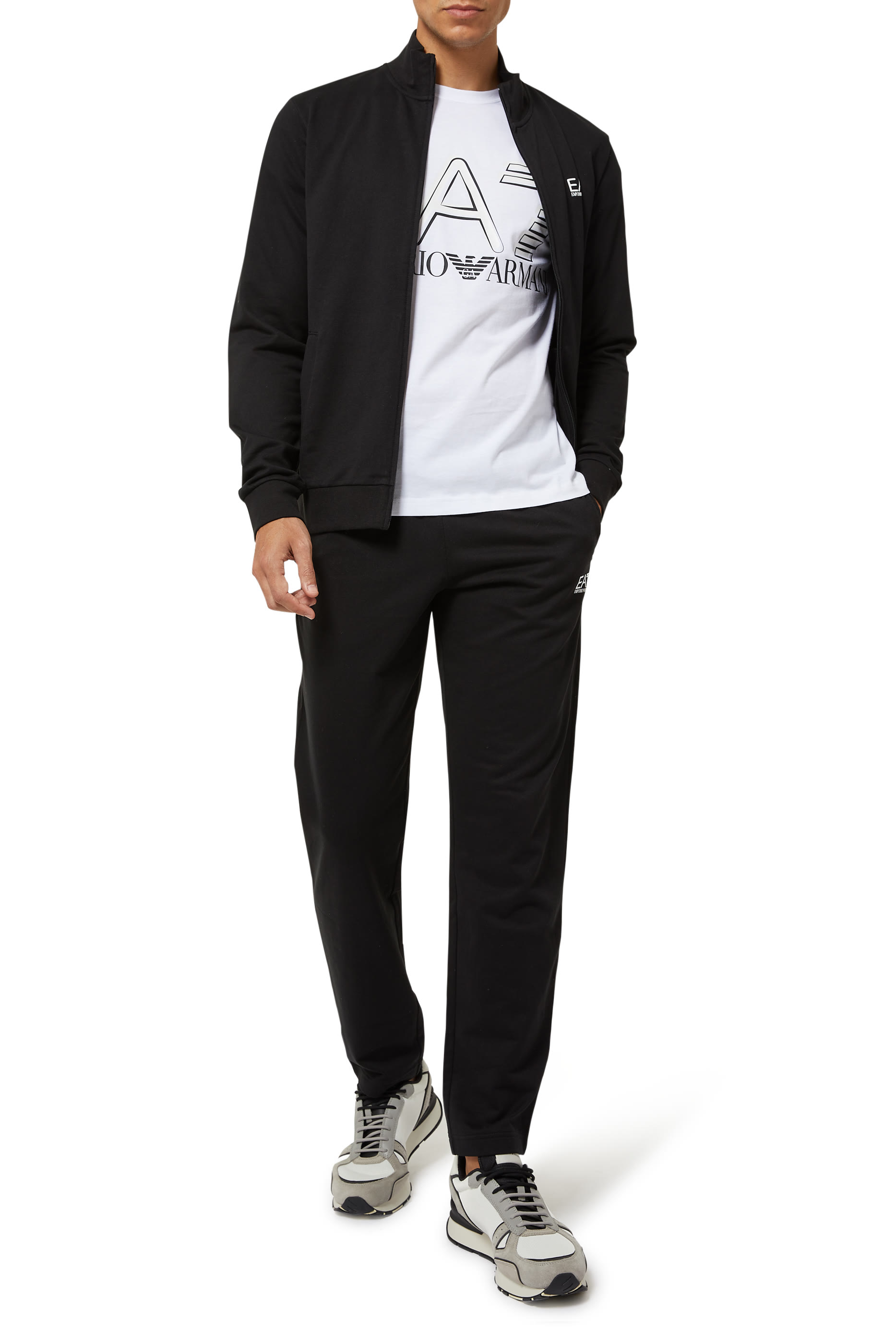 بدلة رياضية كور أيدانتيتي بشعار EA7