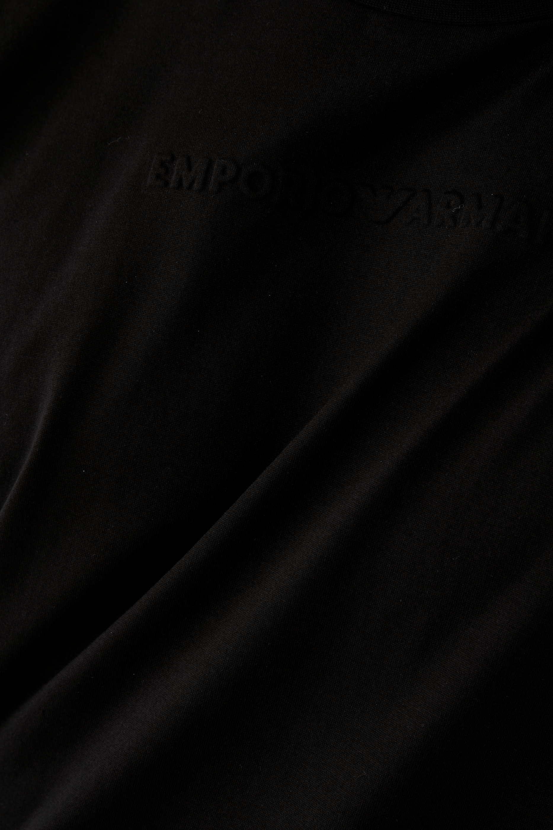 تيشيرت بنقشة شعار الماركة بحجم صغير