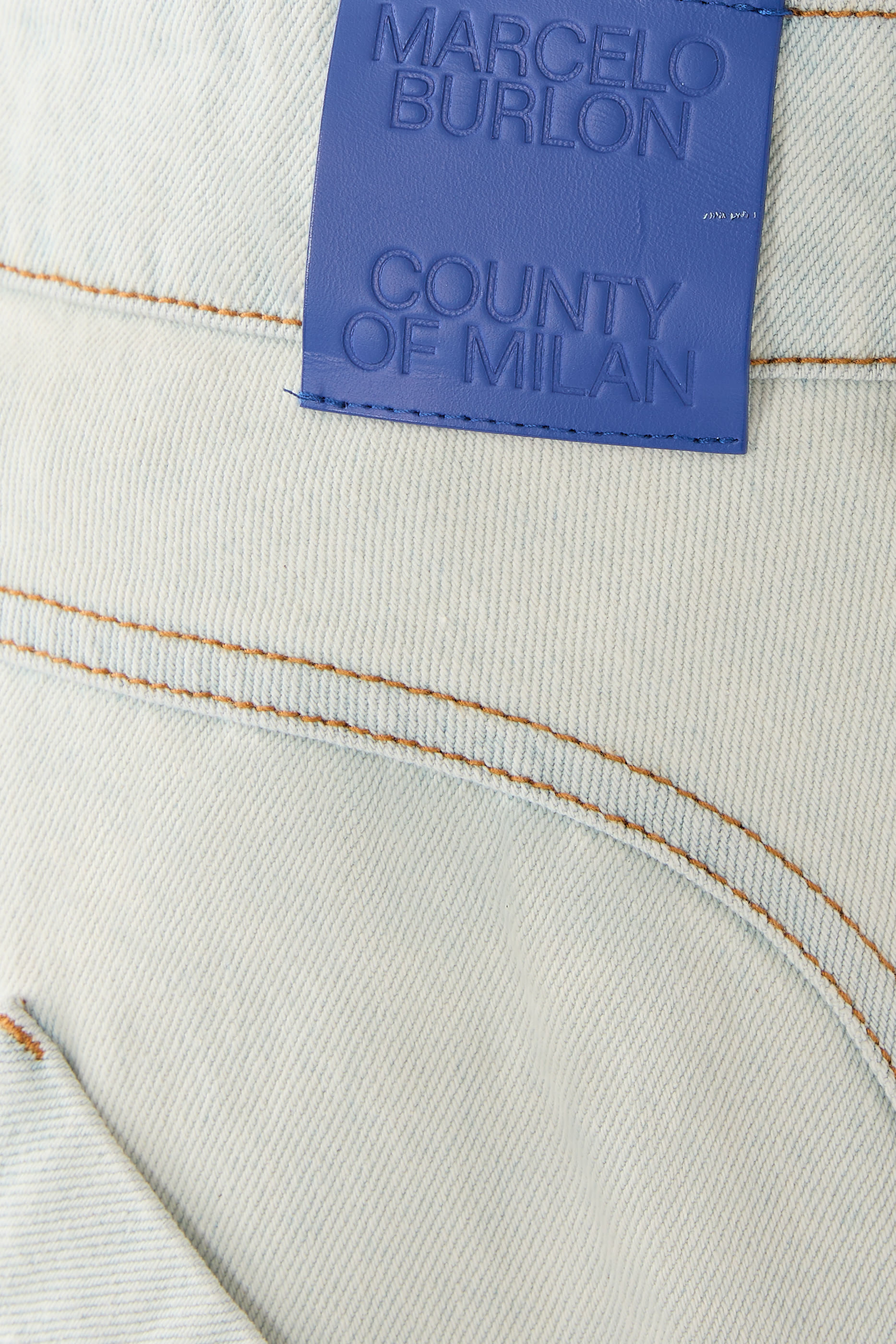 بنطال جينز كارجو بقصة واسعة