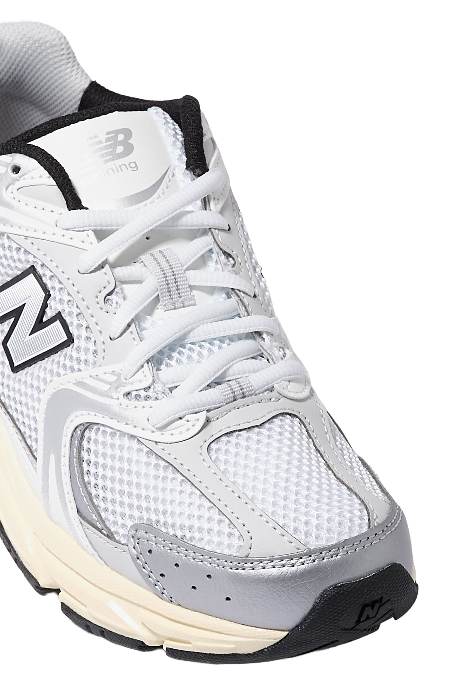 سنيكرز 530 بكاحل منخفض