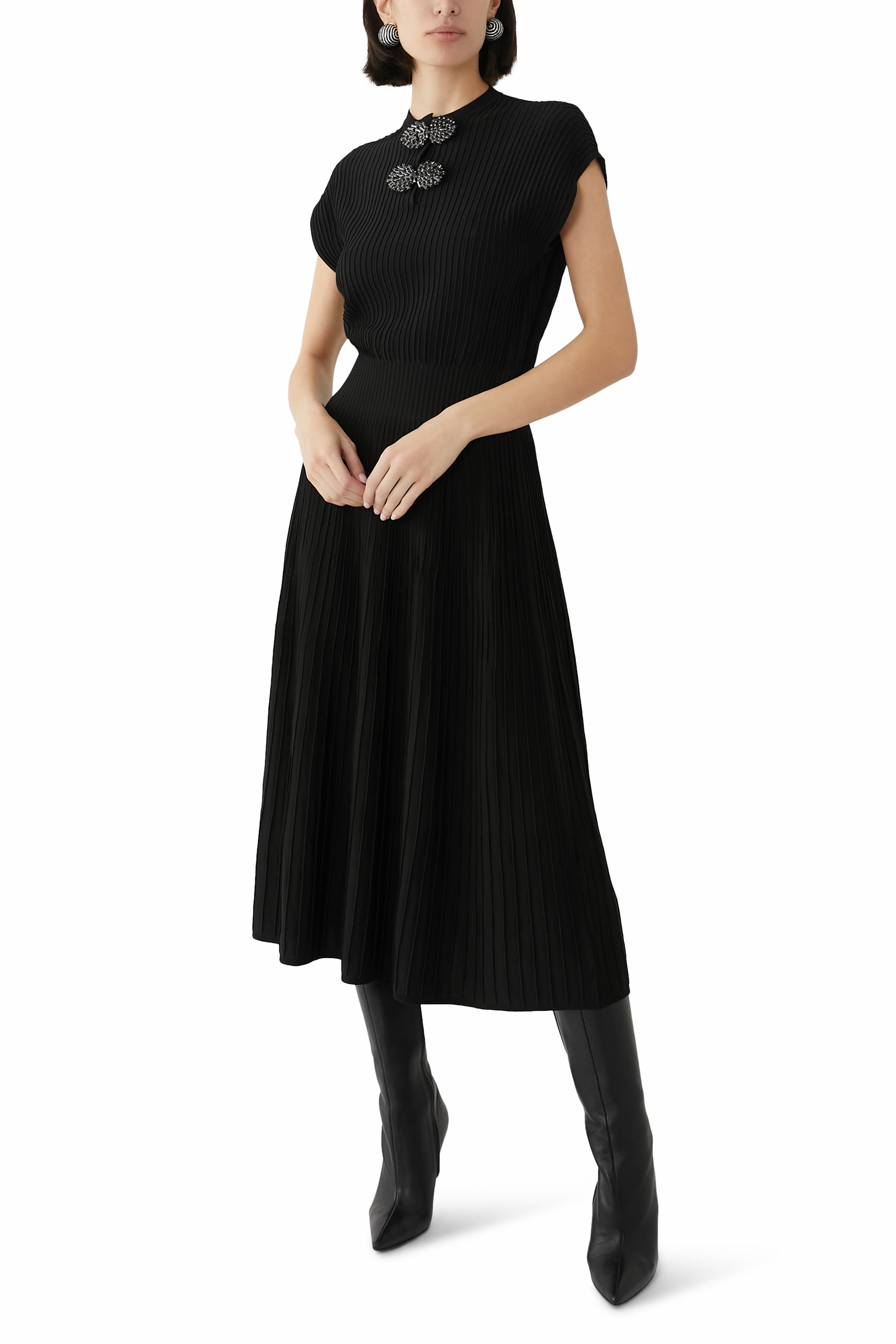 فستان أوتومان متوسط الطول مطرز بالأحجار