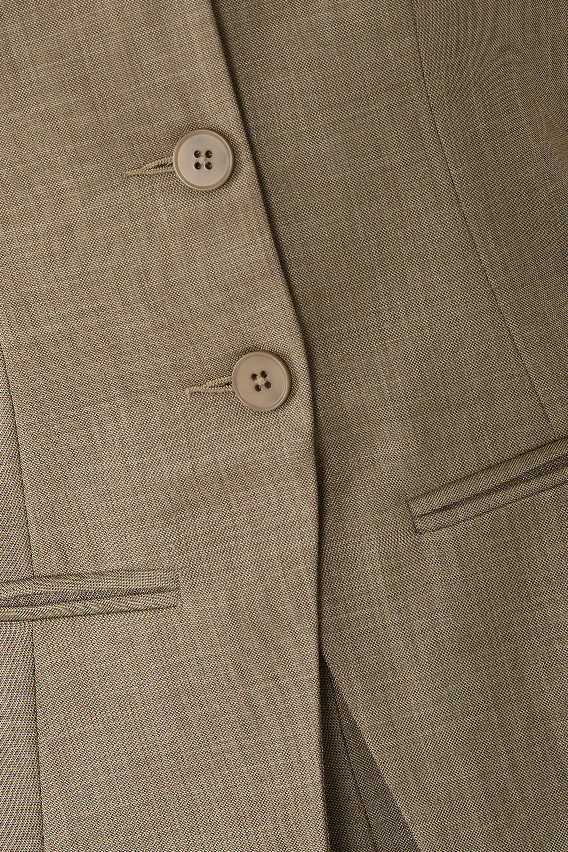 بلوزة أشر بقصة مريحة