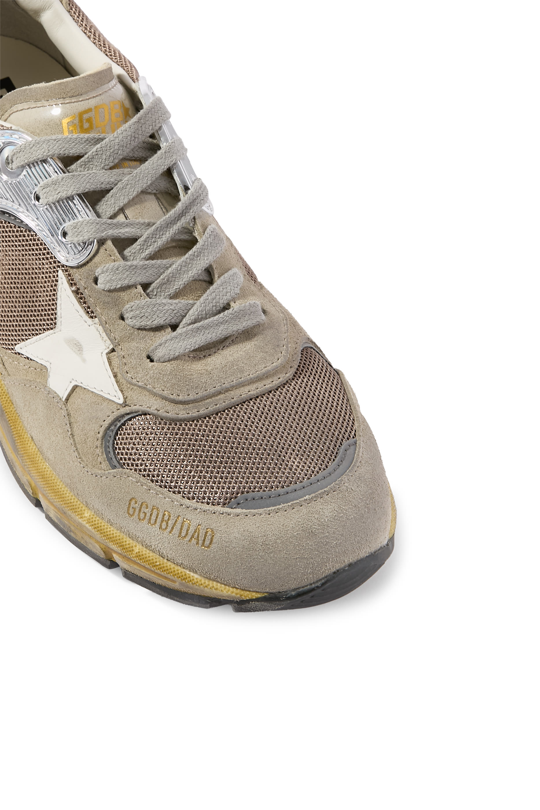 سنيكرز داد ستار