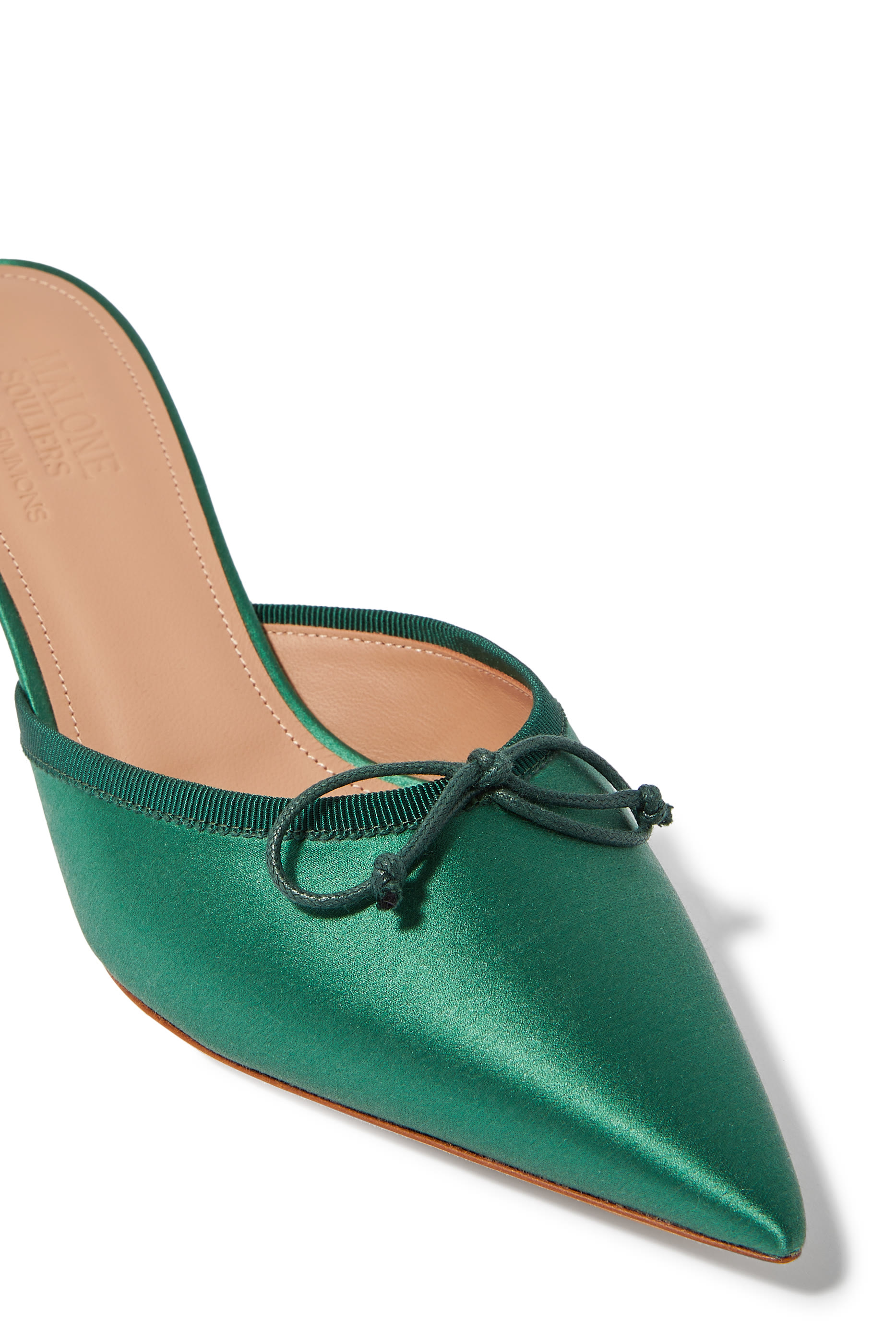 حذاء روز 40 مفتوح من الخلف