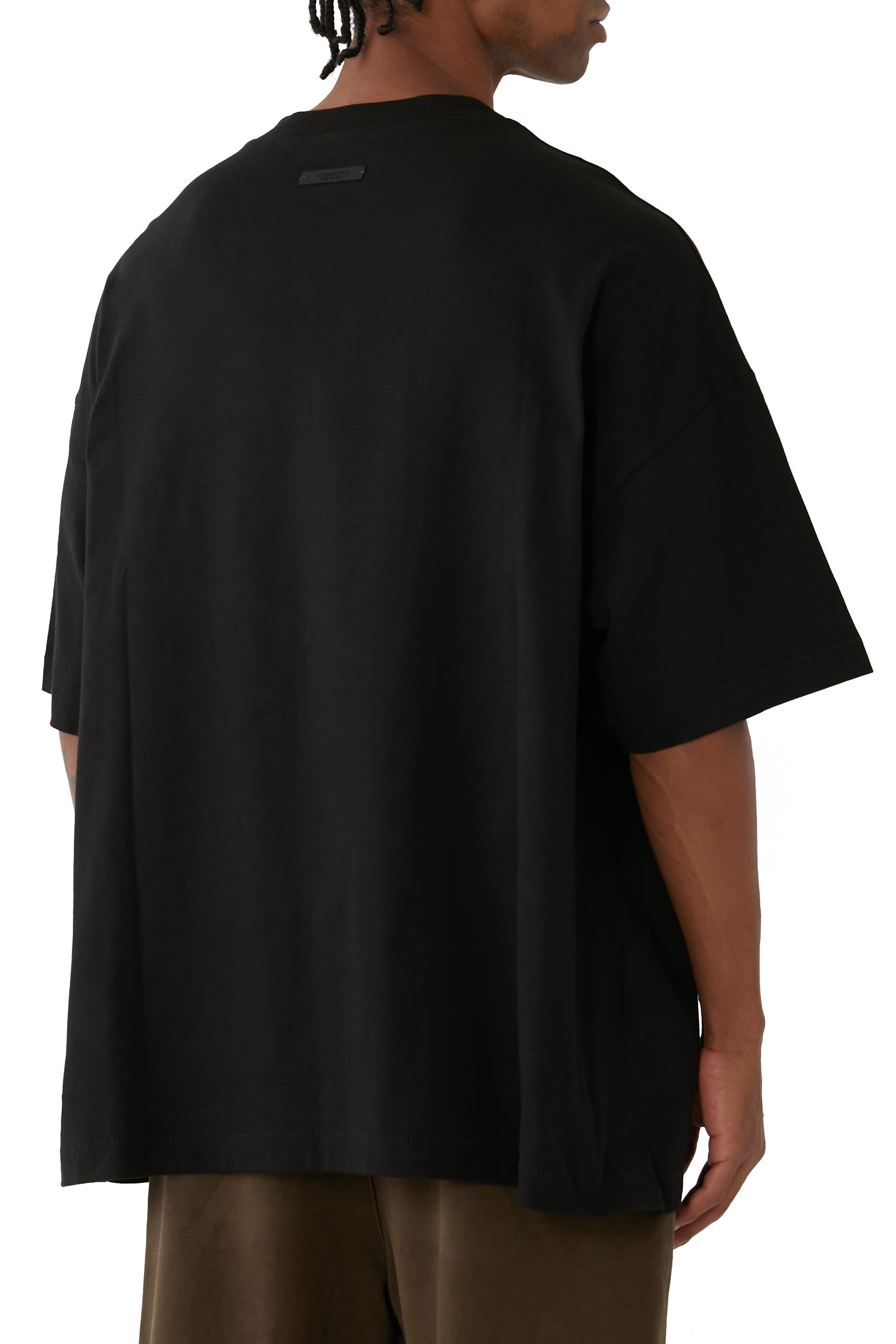 تيشيرت اسنشالز بياقة ضيقة جرسيه