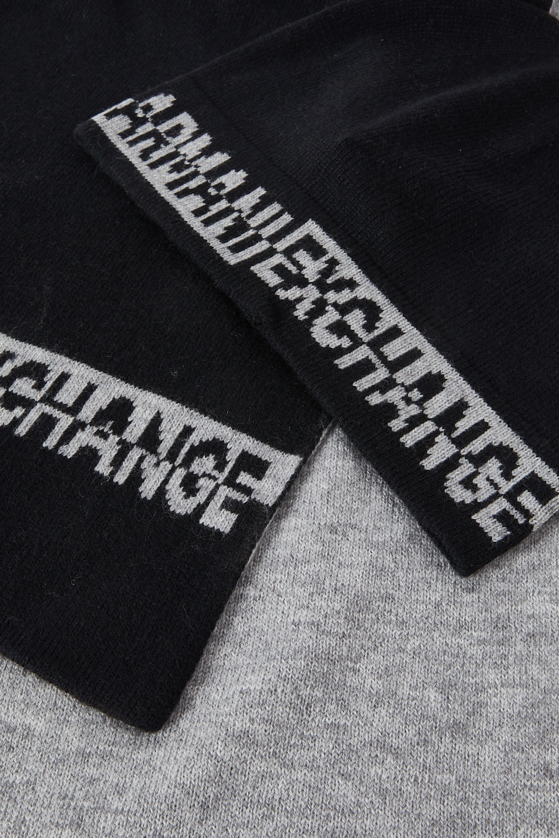 طقم قبعة بيني ووشاح منسوج بنقشة إنتارسيا