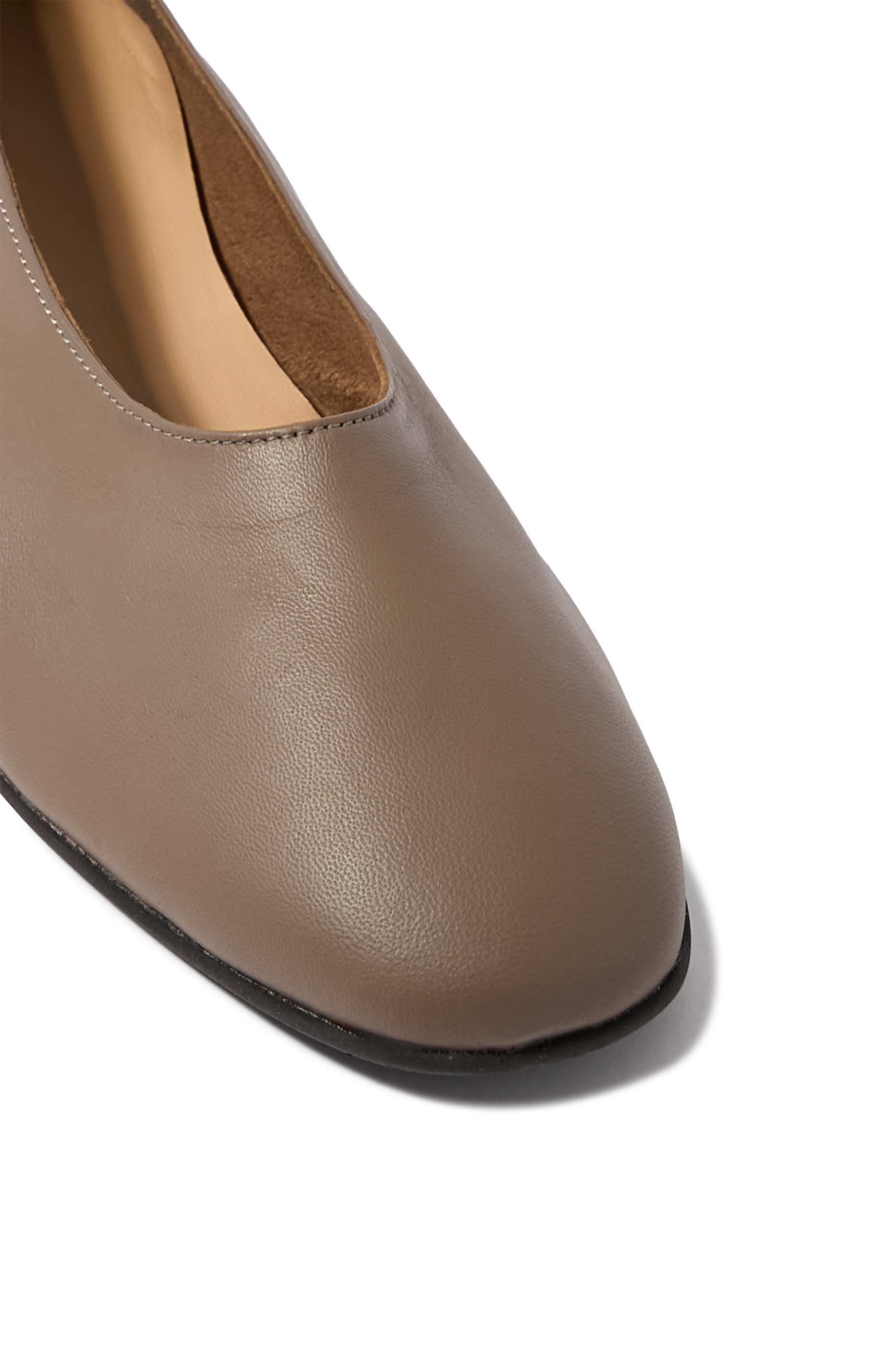 حذاء بالرينا فامب جلد