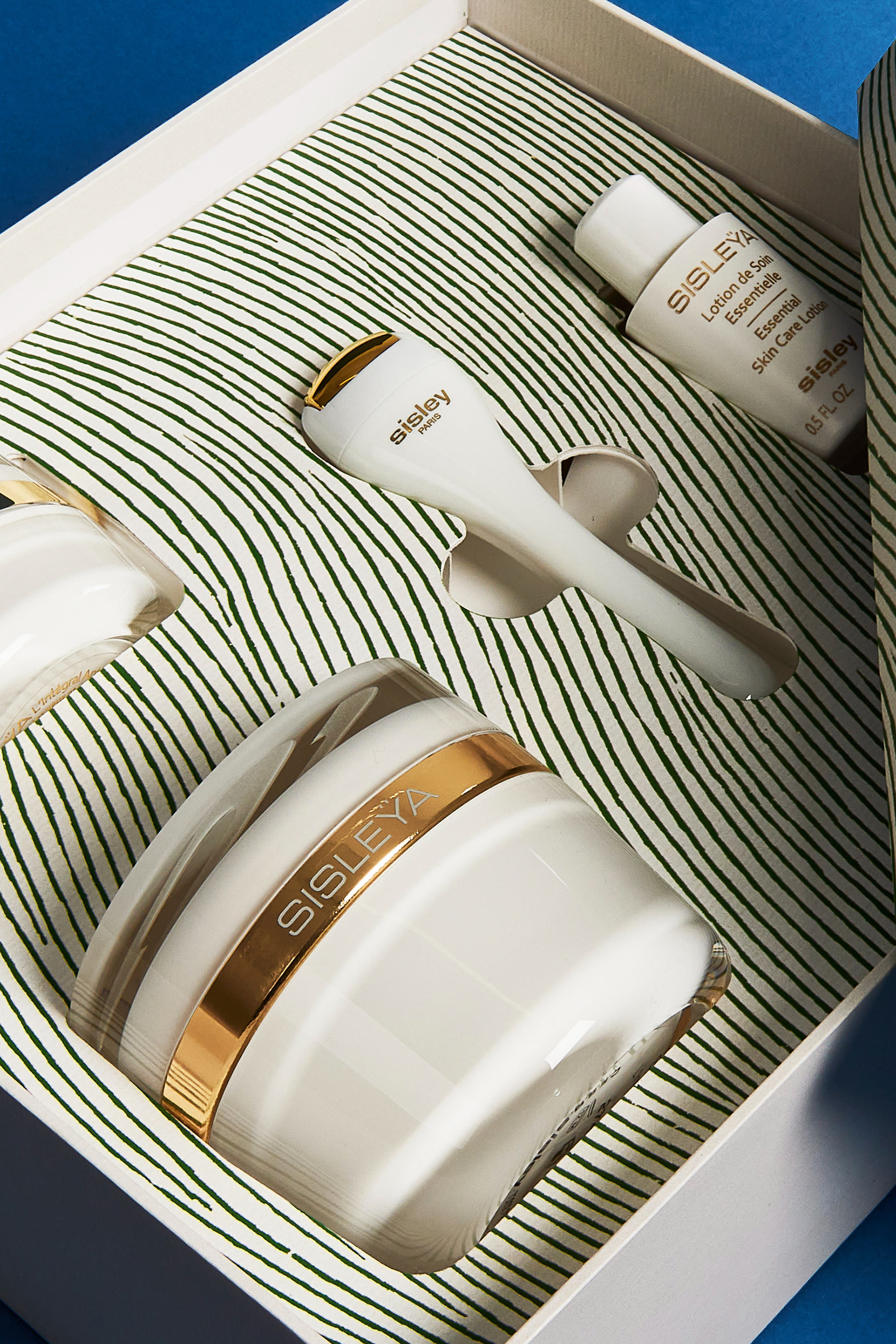 مجموعة ثنائية سيسلي إيكسلنس لمقاومة الشيخوخة