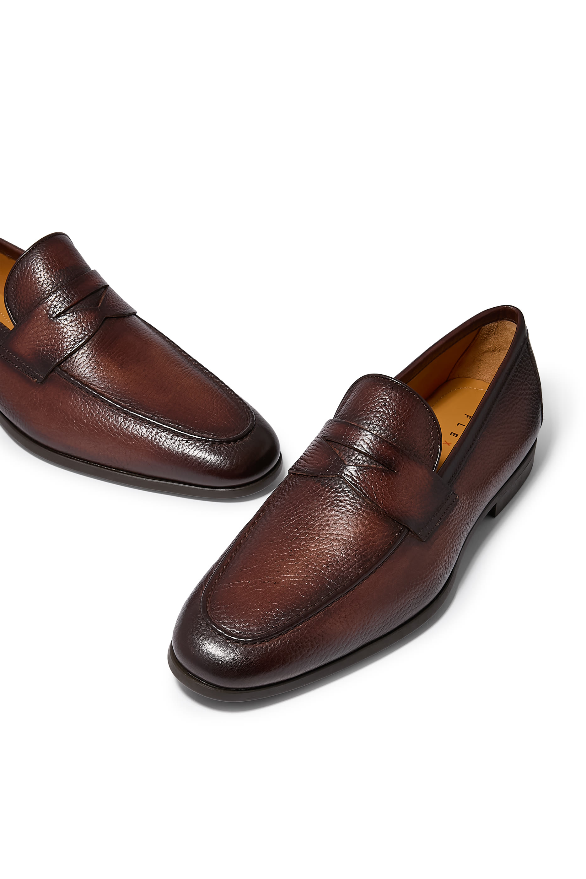 حذاء بيني سهل الارتداء