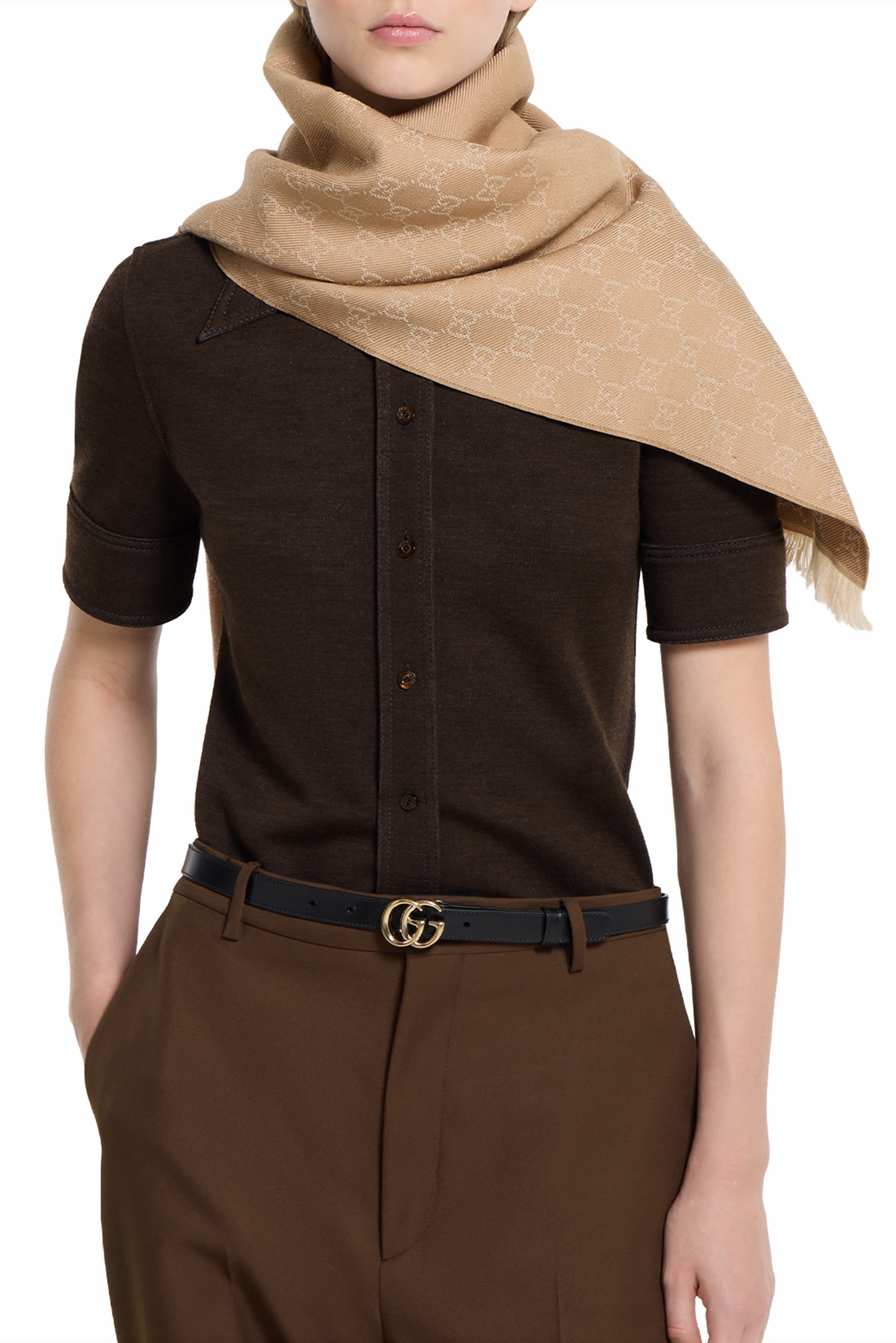 وشاح مزين بشعار الماركة صوف