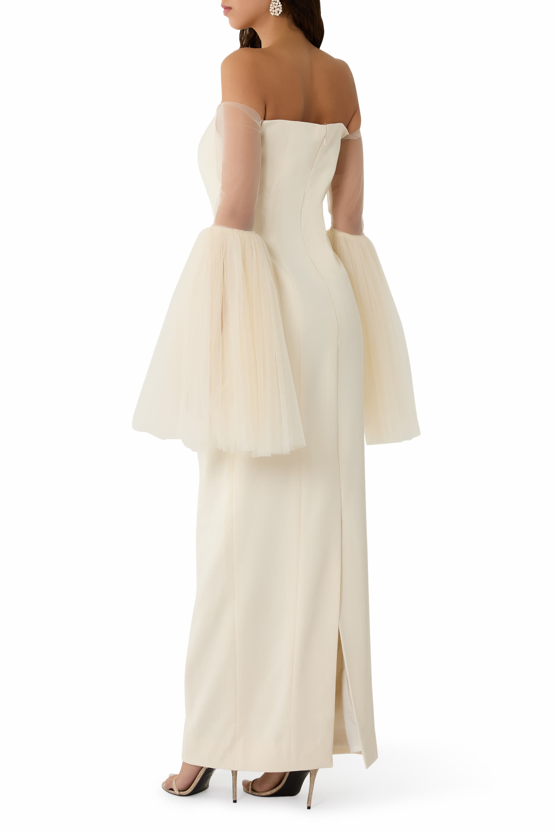 فستان سهرة بأكتاف مكشوفة وأكمام إيلوجن