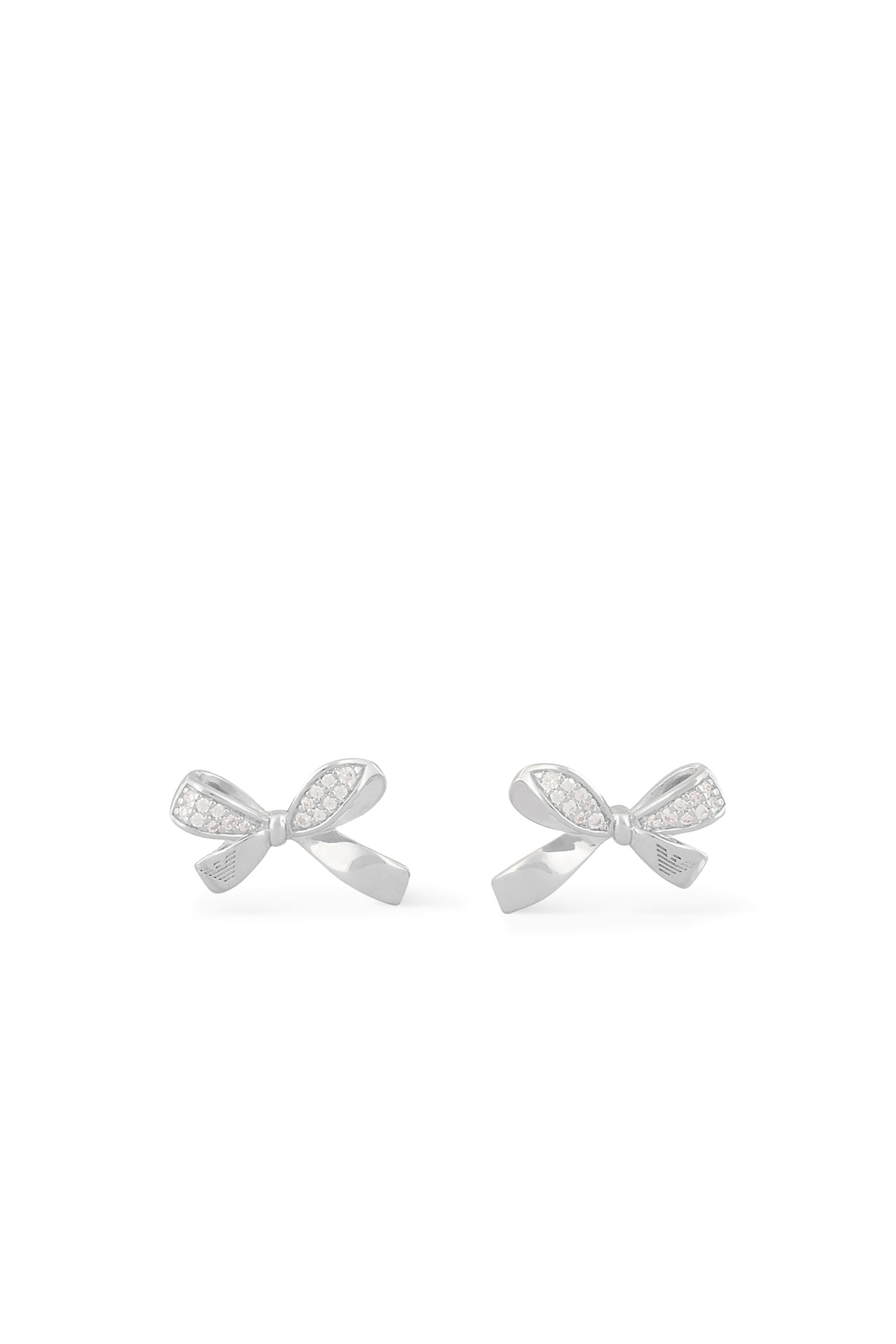 أقراط بتصميم فيونكة