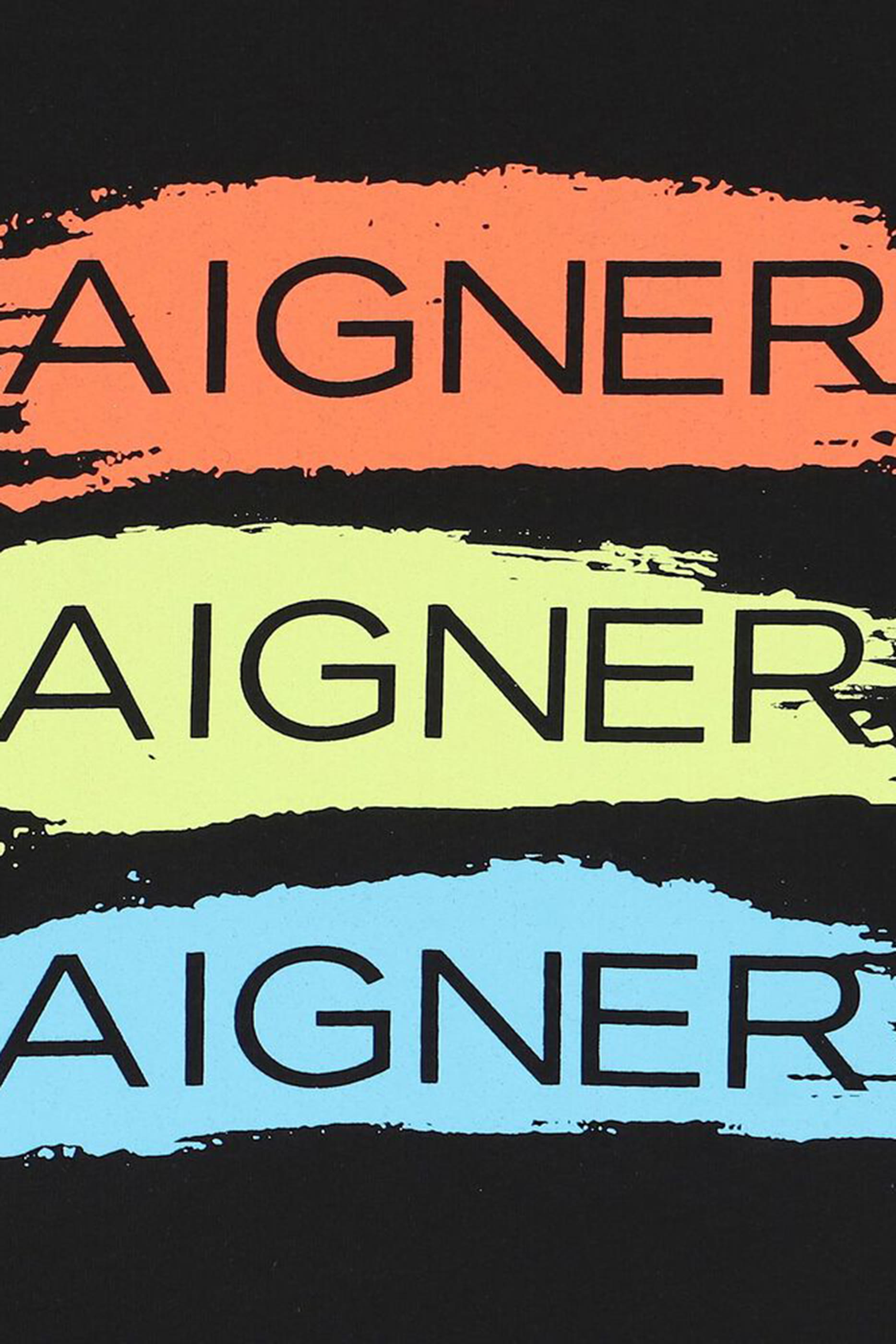 تيشيرت بطبعات شعار الماركة للأطفال