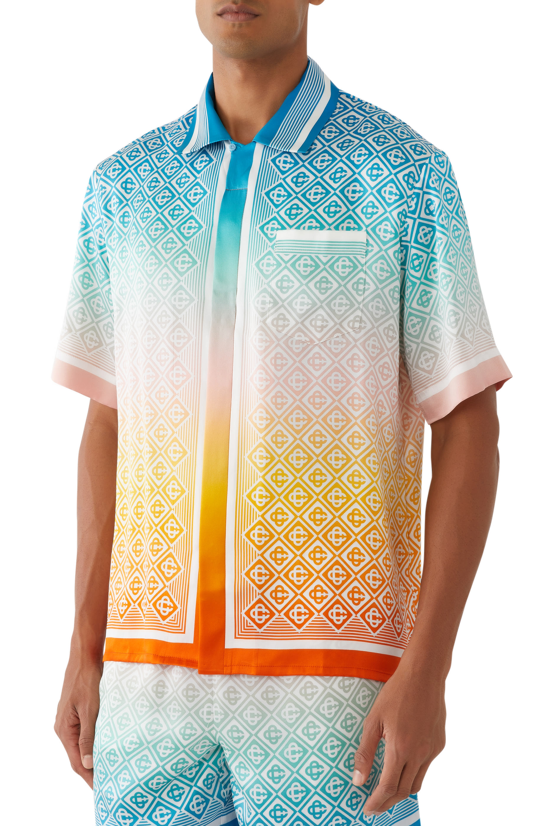 تيشيرت بأكمام قصيرة وياقة كوبية