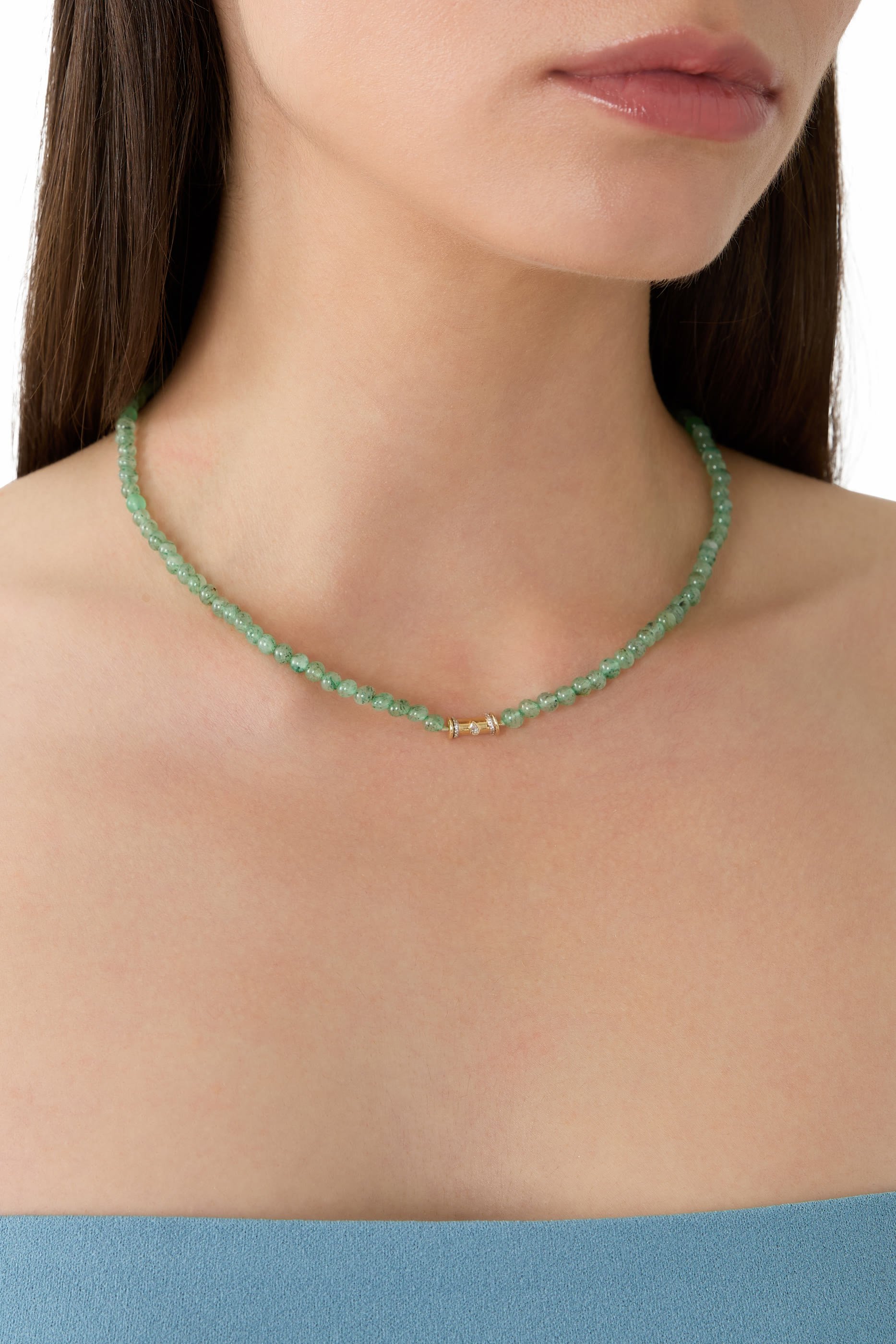 قلادة وريور بحلية صغيرة مرصعة بالماس، ذهب أصفر عيار 18 وخرز