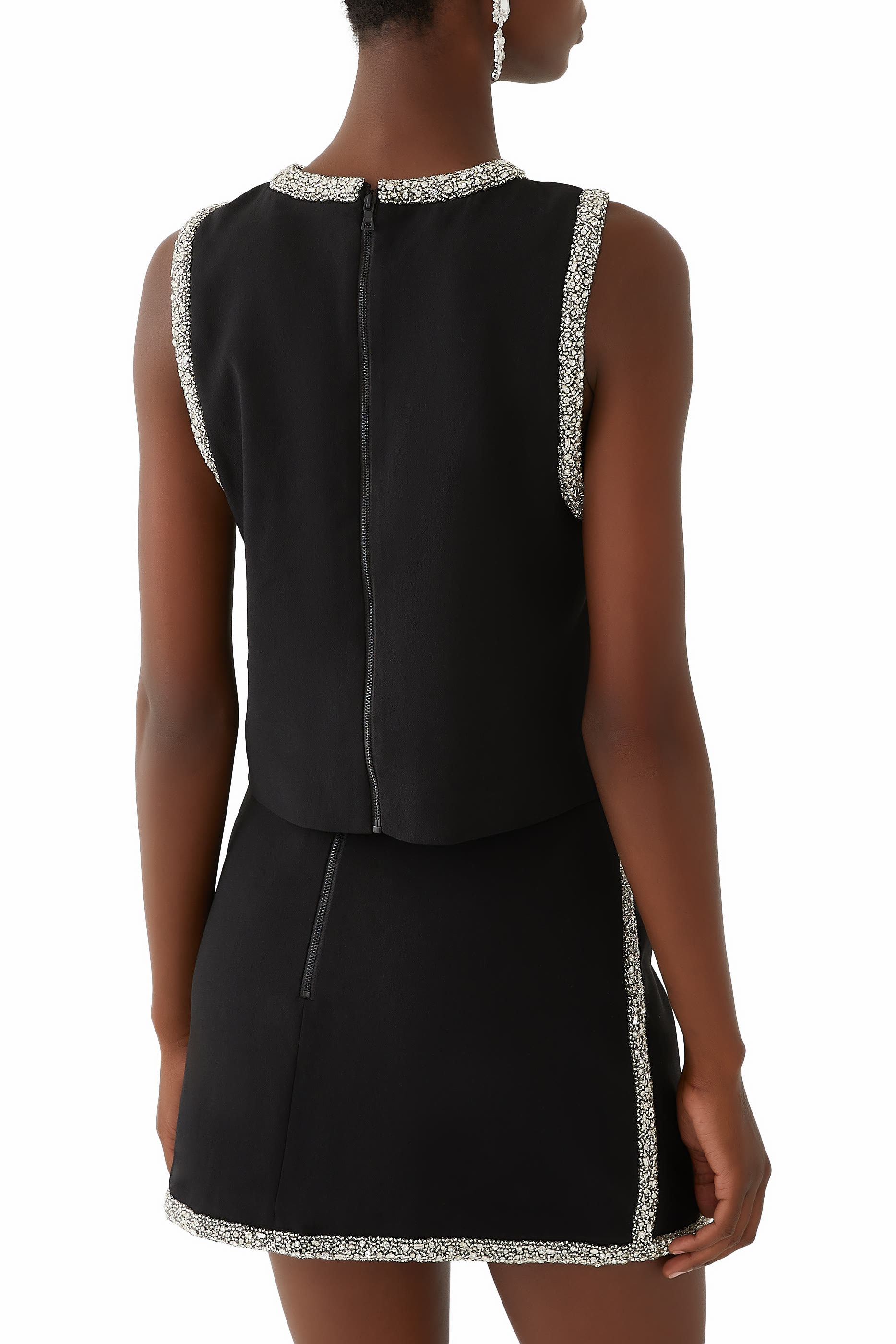 بلوزة امال بتطريزات