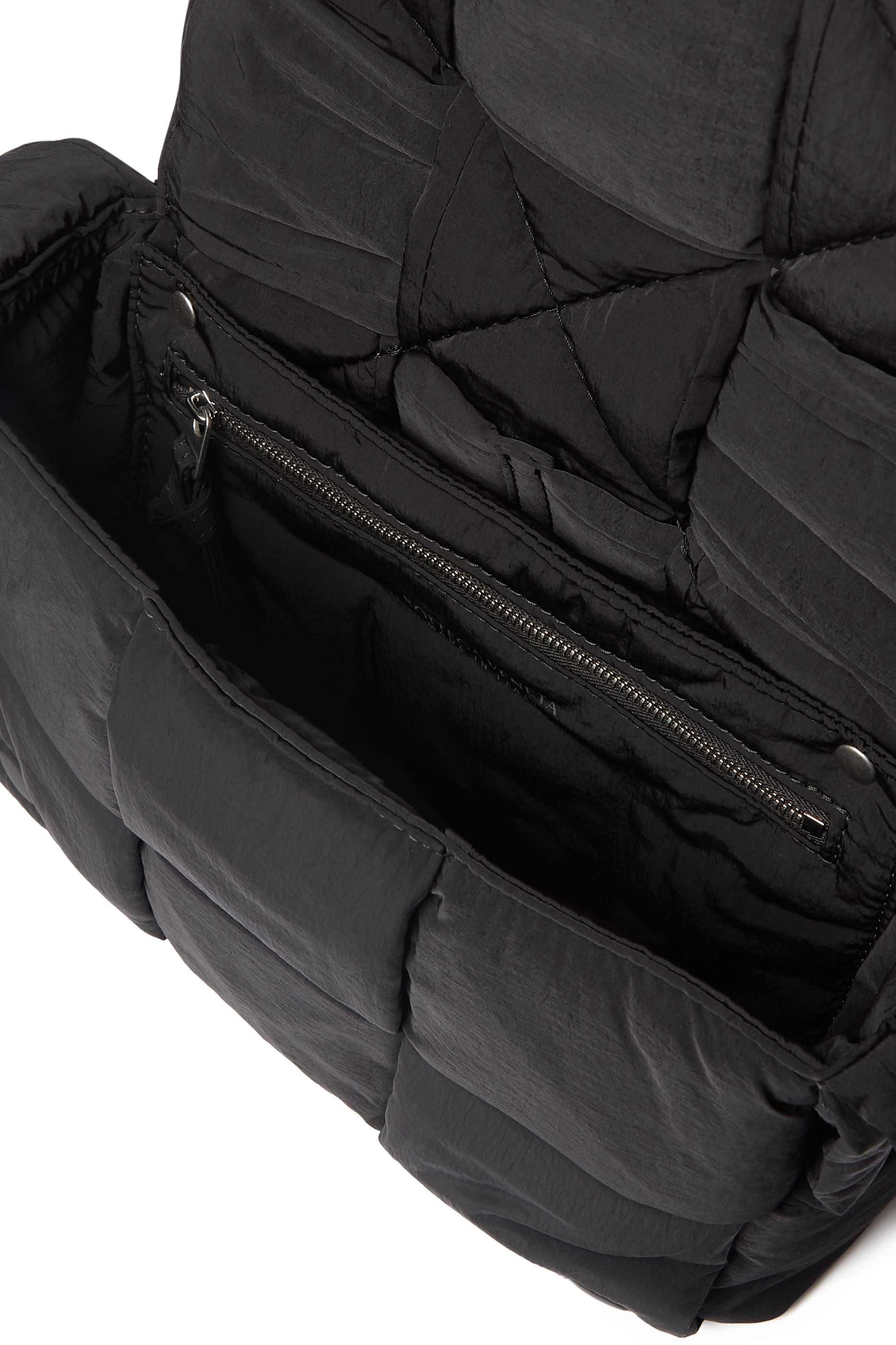 حقيبة كاسيت صغيرة بتصميم مبطن قماش معالج