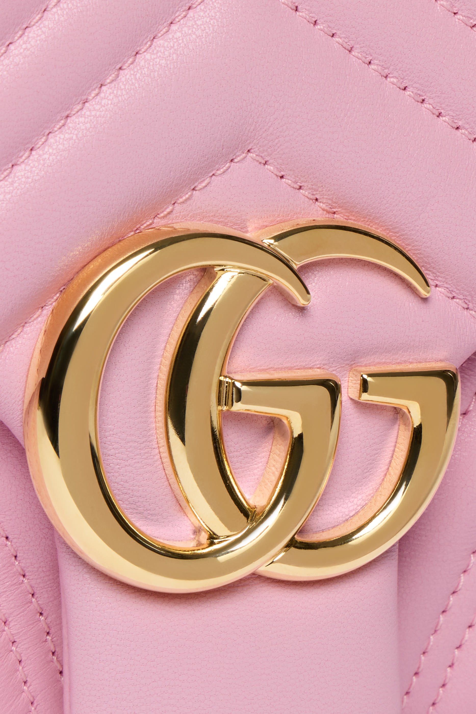 GG Marmont Medium Shoulder Bag