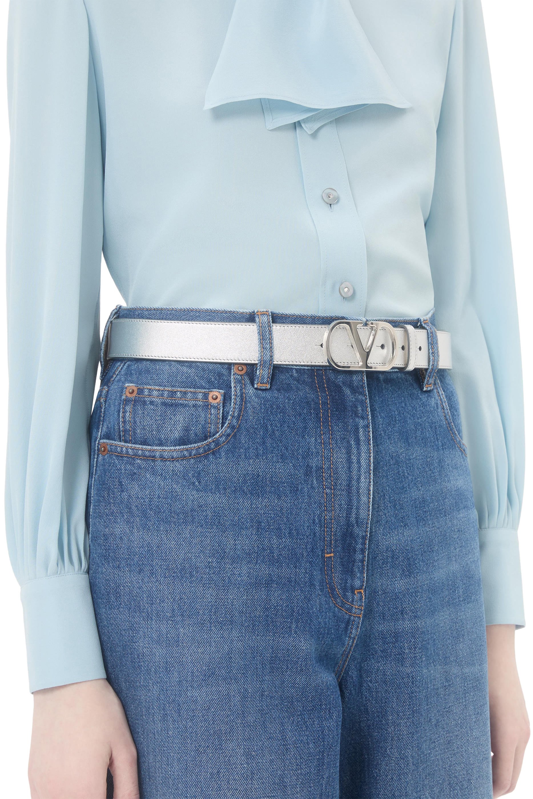 حزام بحلية شعار الماركة