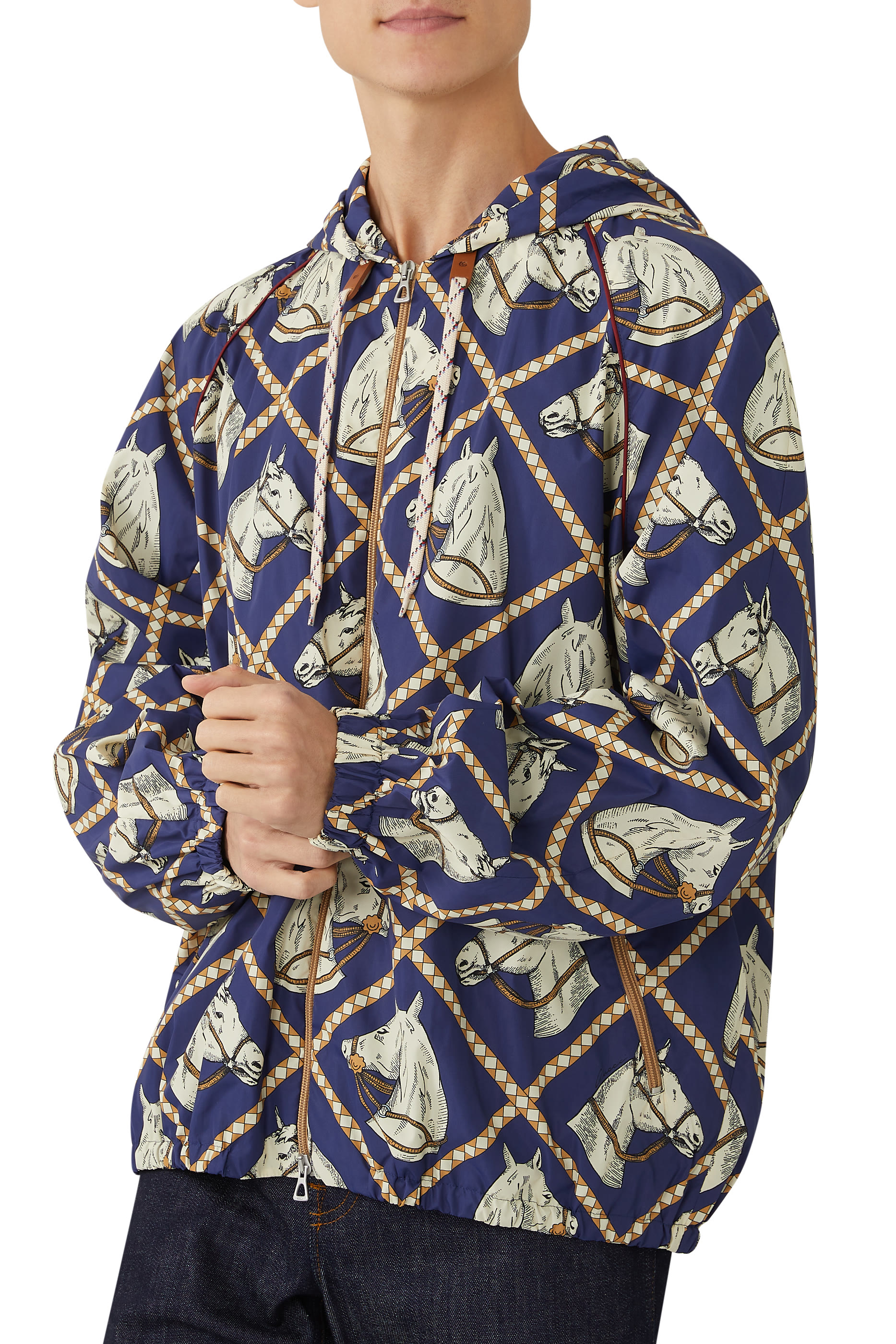 جاكيت بغطاء رأس وطبعة فروسية