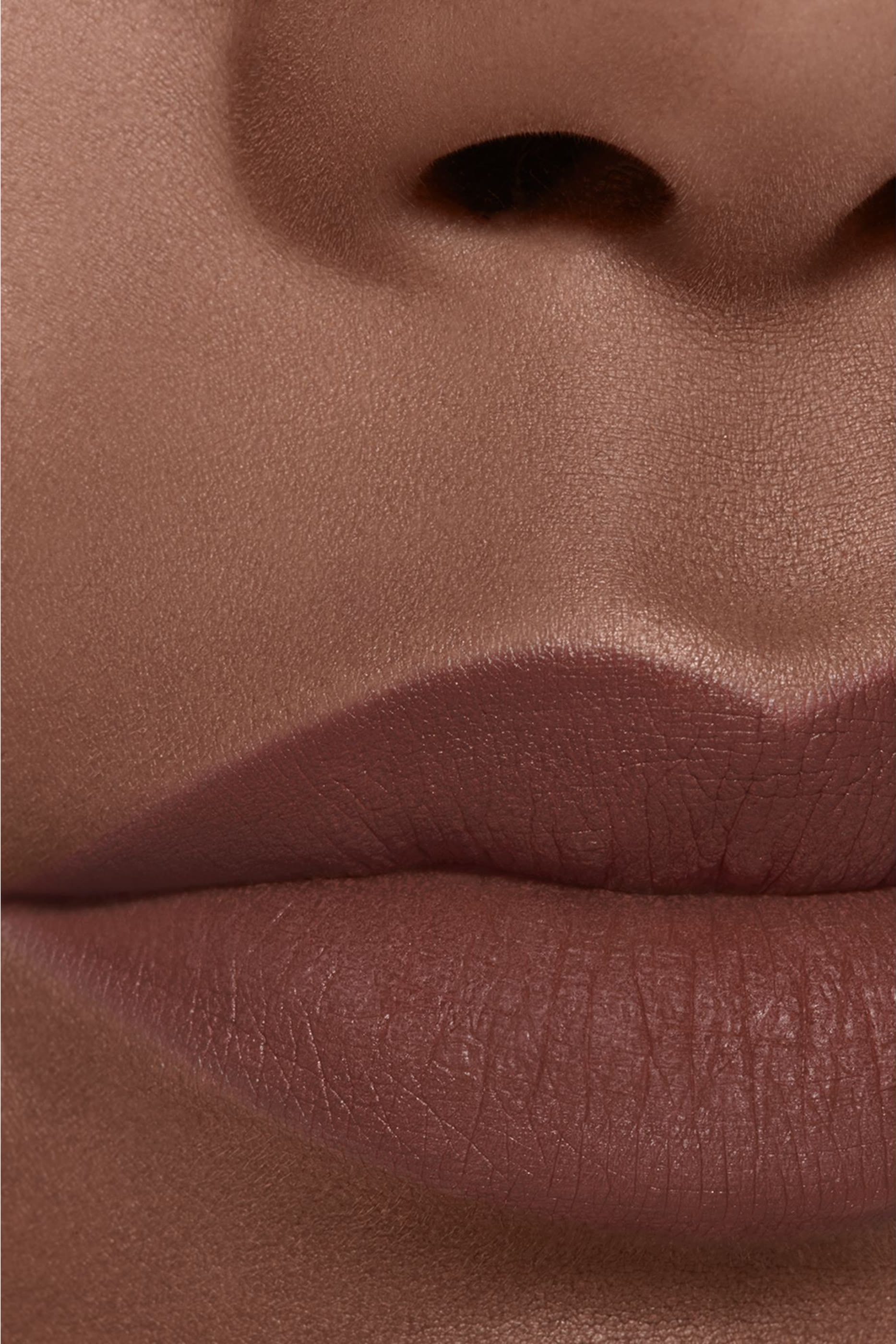 احمر شفاه Chanel Rouge Allure Liquid Velvet Ultrawear Intense مات سائل