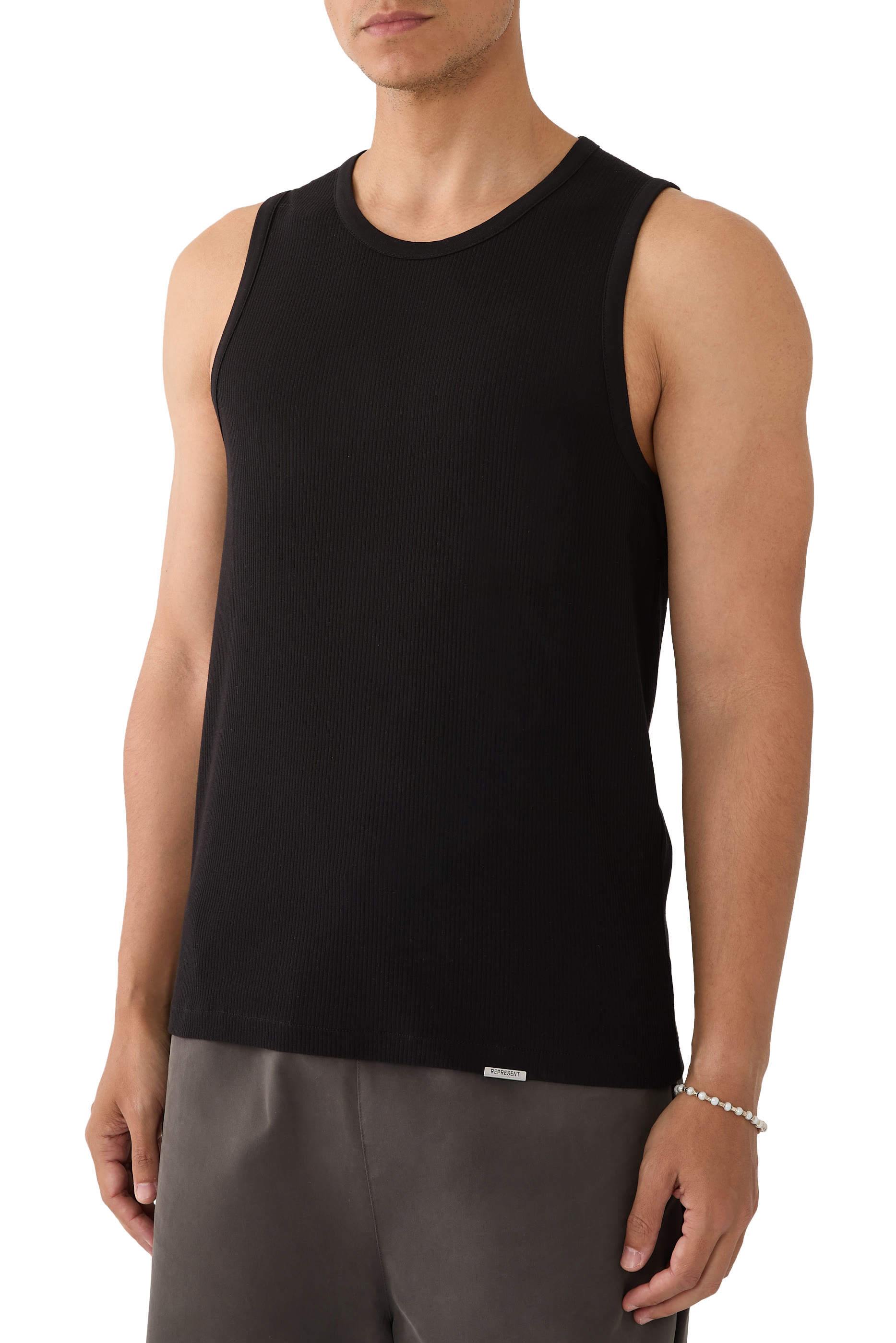 بلوزة إنيشال بلا أكمام نسيج مضلع