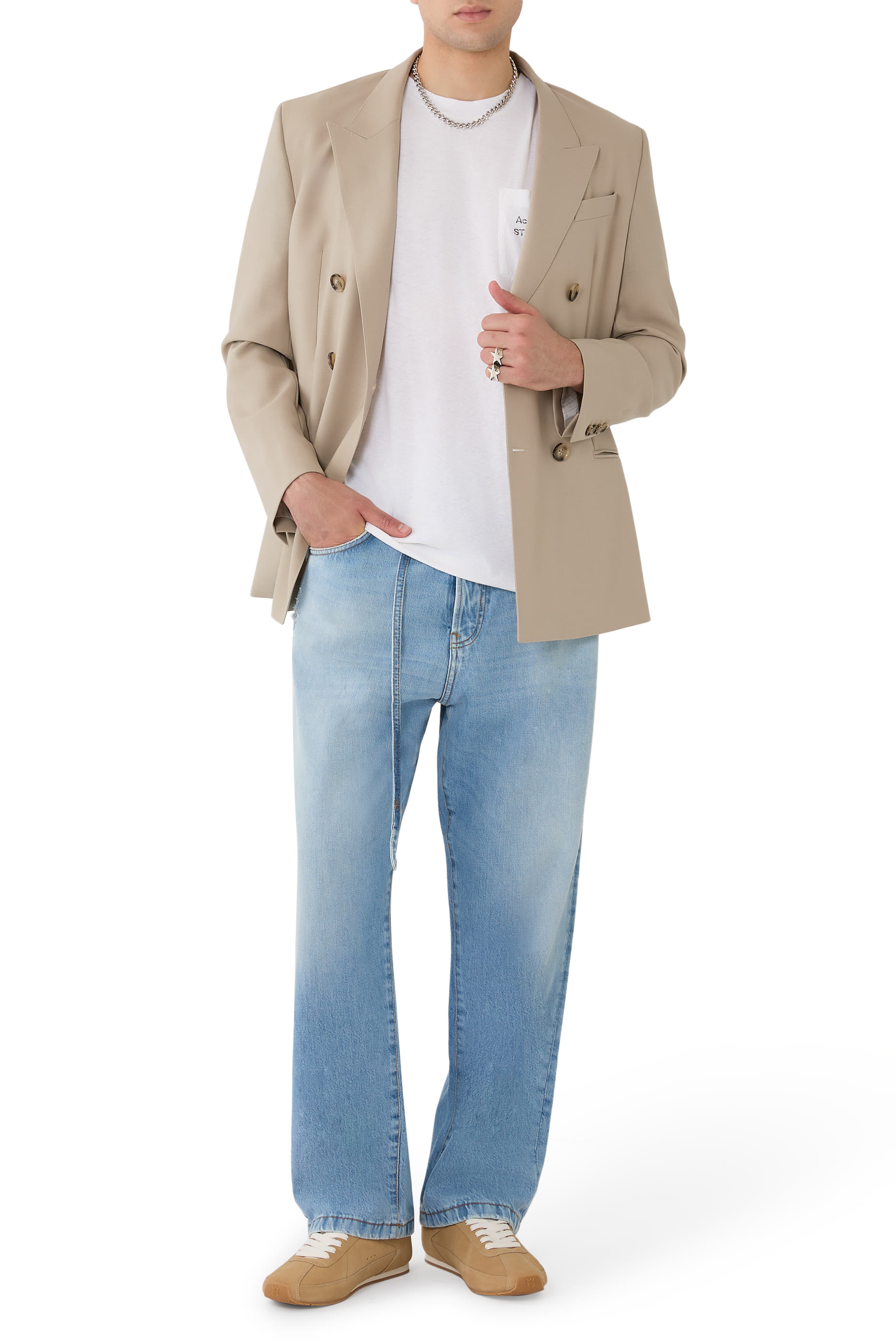 بنطال جينز بقصة واسعة