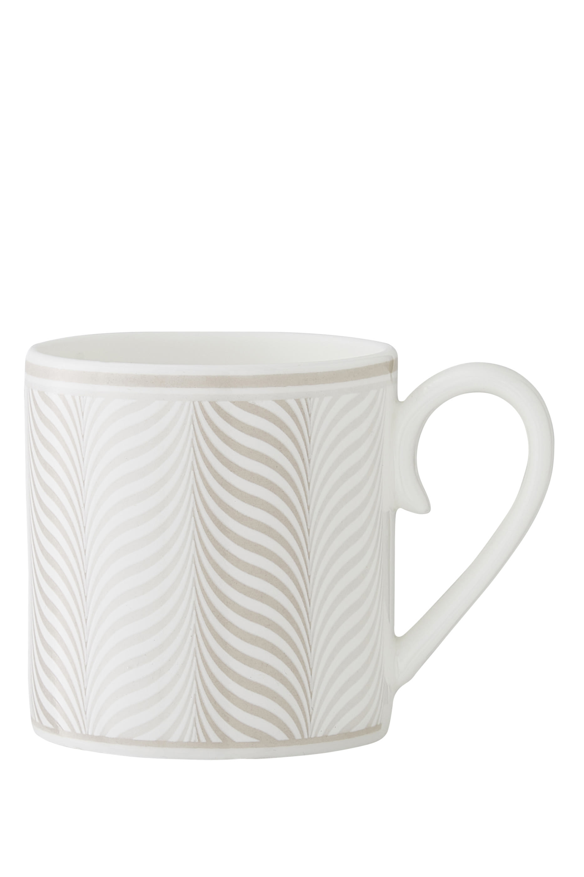 فنجان قهوة وصحن بيكويل توب