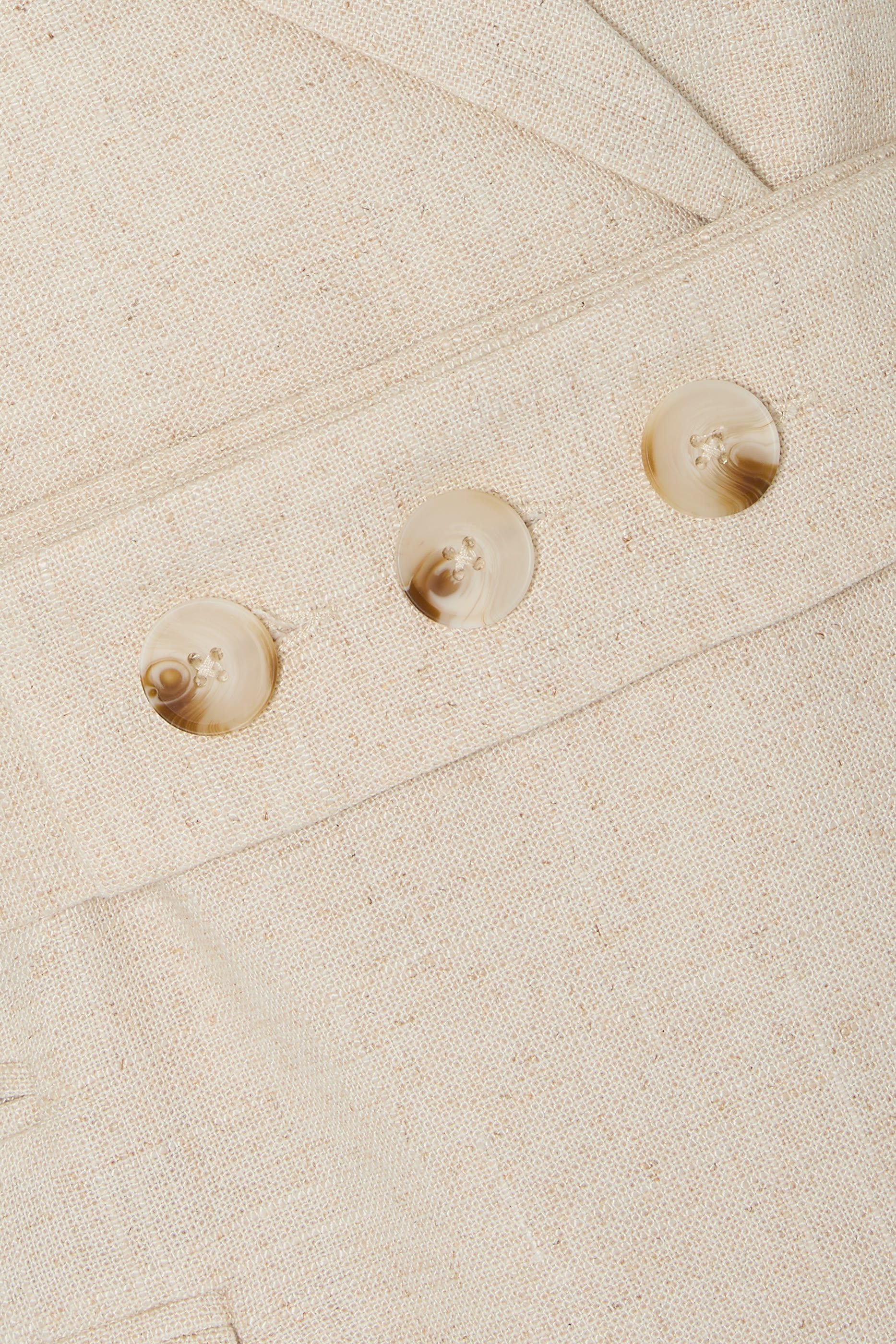 بليزر نيومان بقصة منحوتة وصفي أزرار