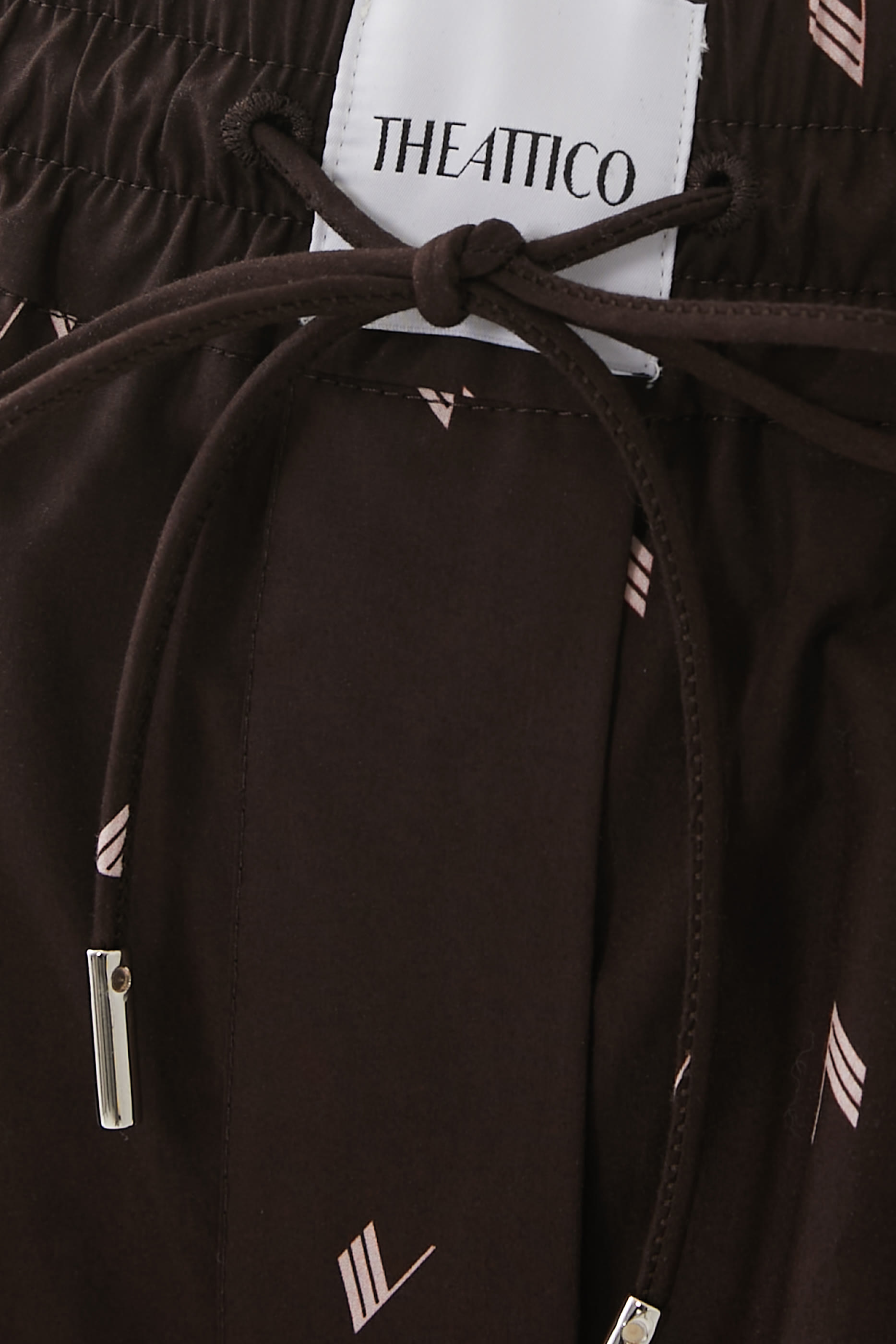 بنطال طويل بطبعة شعار الماركة