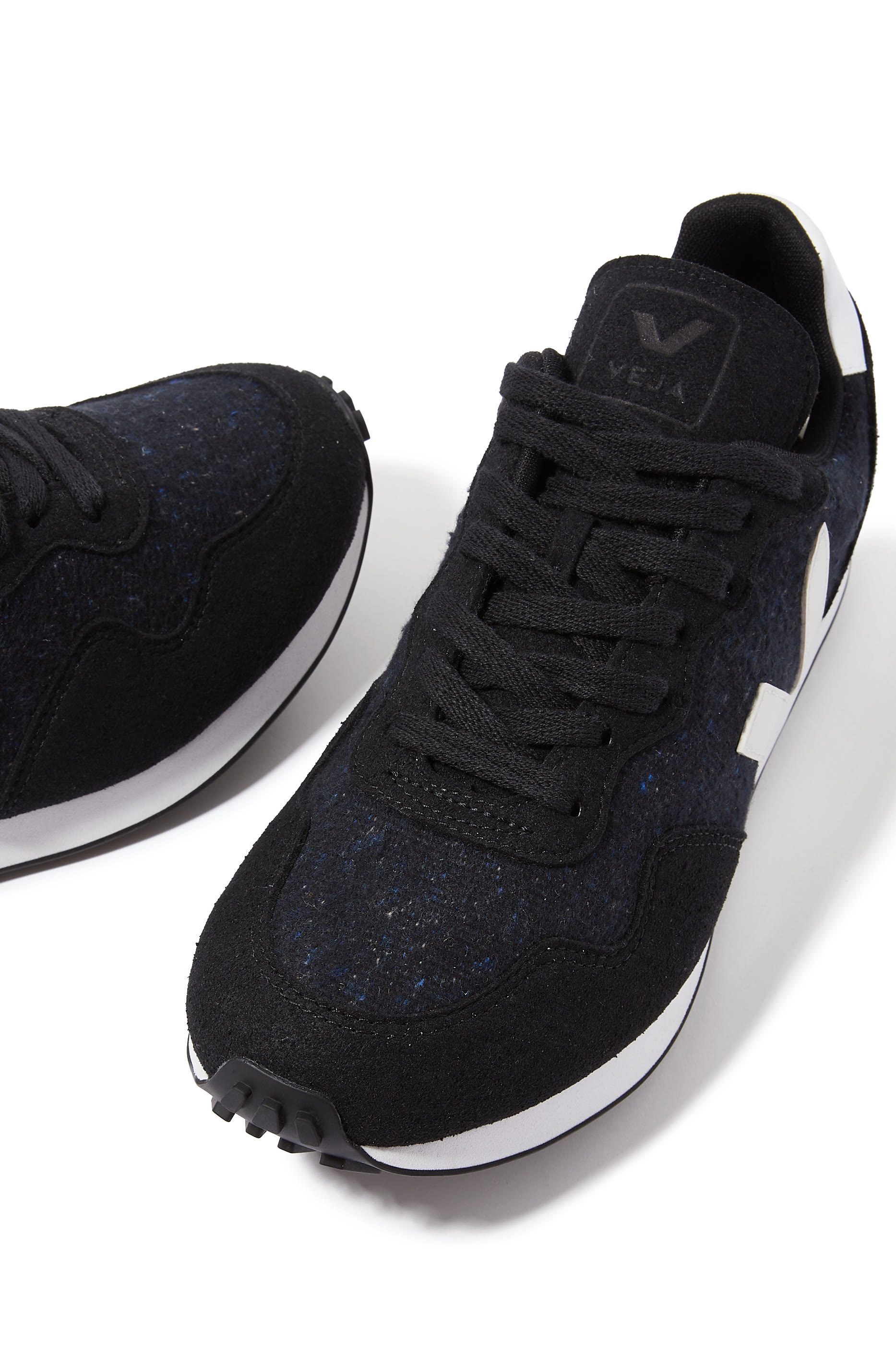 سنيكرز فلانيل بكاحل منخفض