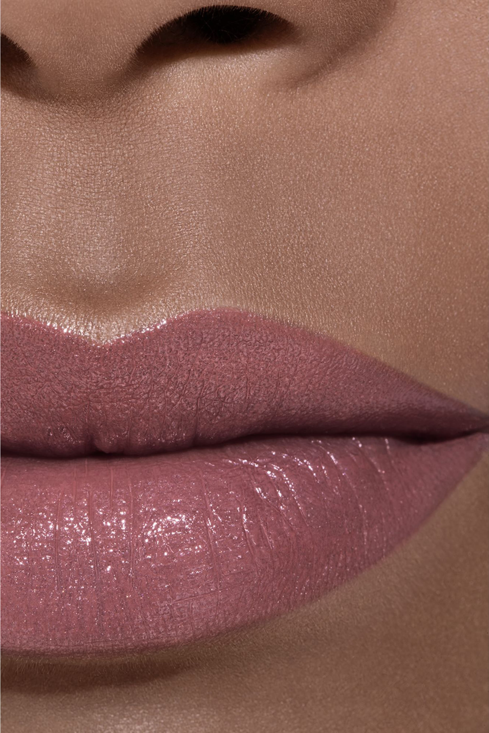 أحمر شفاه لامع Rouge Coco يدوم طويلا