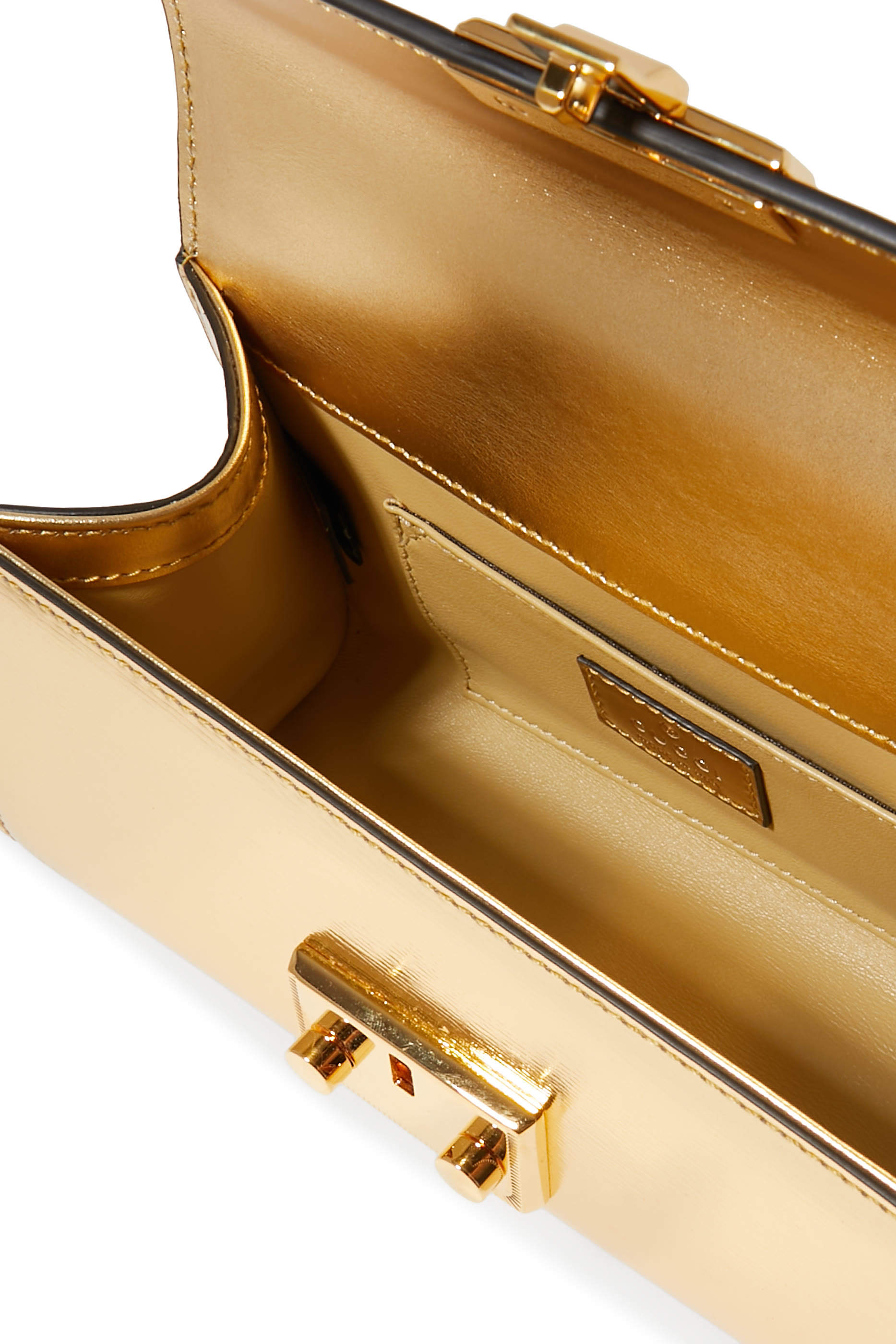 حقيبة كتف صغيرة بقفل