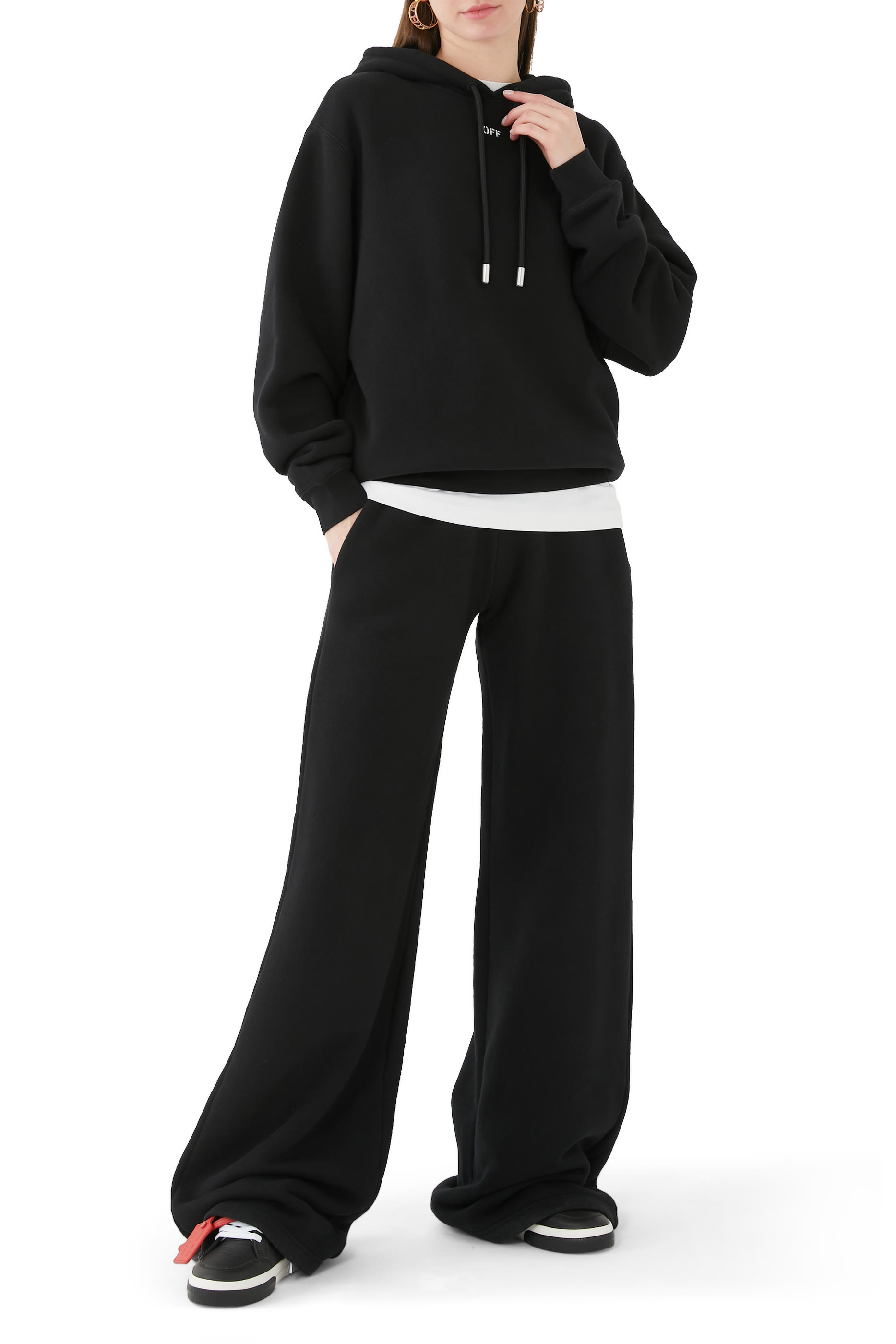 بنطال بقصة ساق واسعة وخطوط مائلة