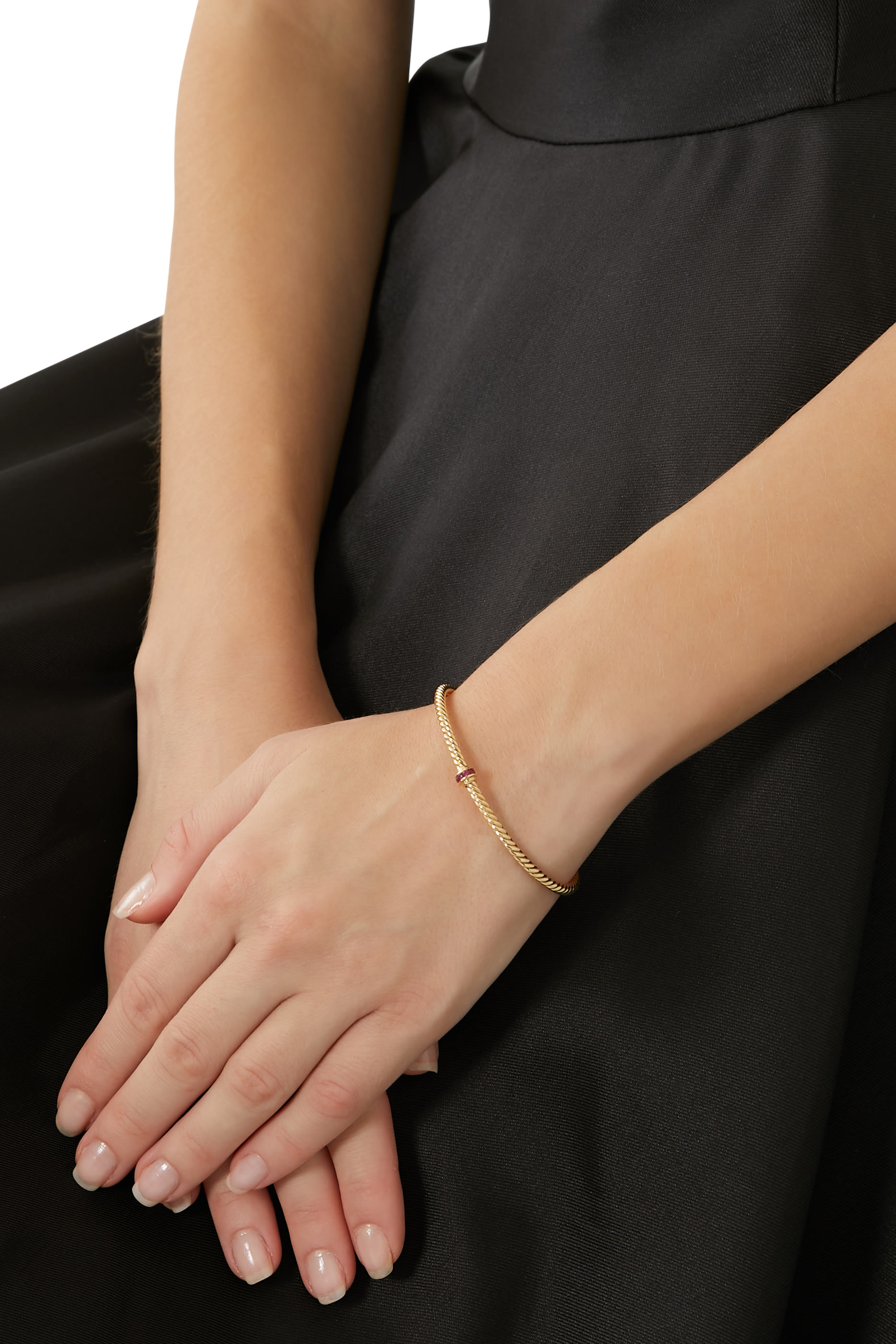 سوار كابل كلاسيك مرصع بالياقوت في المنتصف ذهب أصفر عيار 18